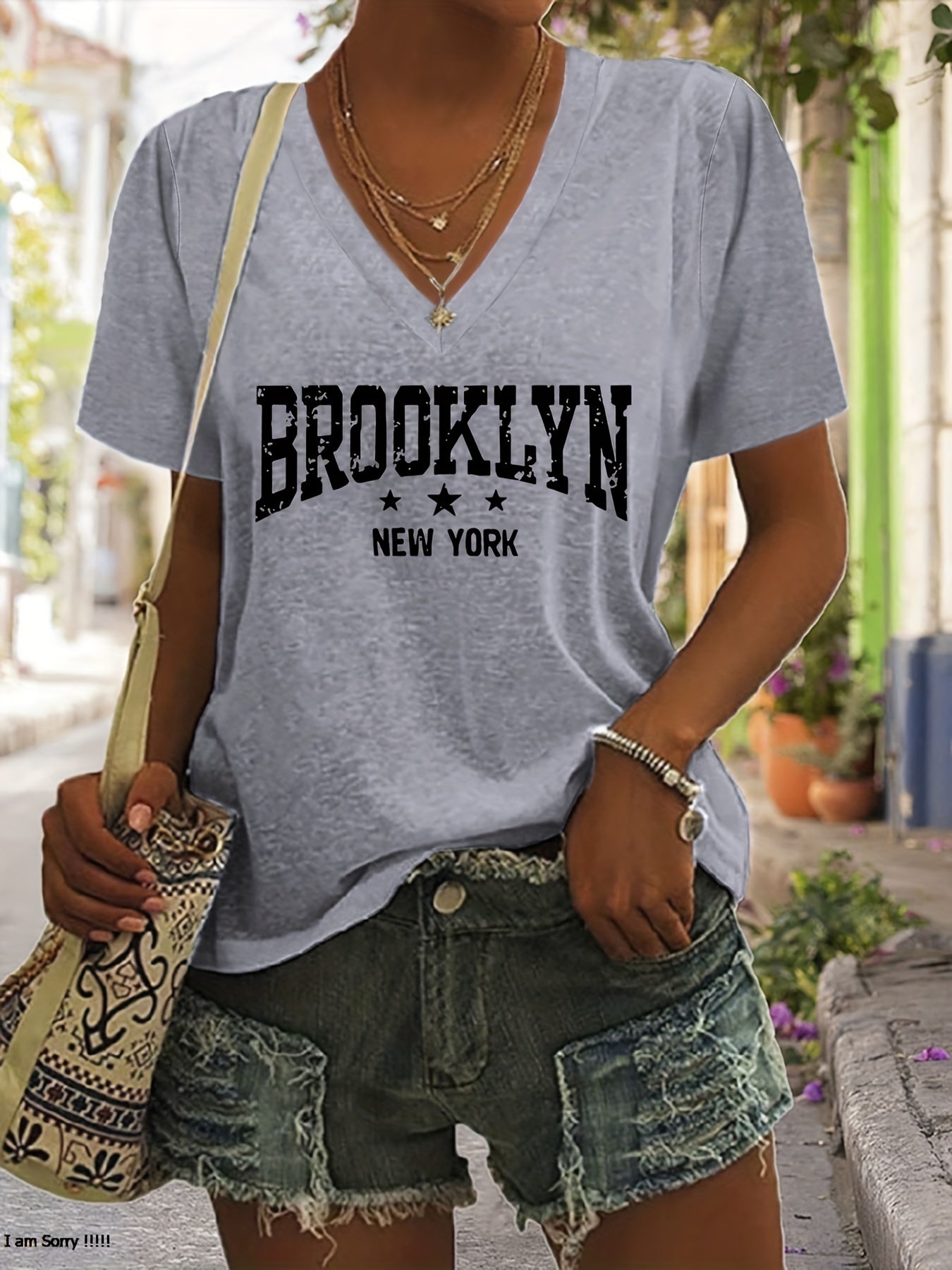 Women's Casual V-Neck T-Shirt with Brooklyn New York Letter Print - Vibrant Pink & Black Graphic, Short Sleeve Regular Fit, Machine Washable for Spring Summer Fall, Ladies T Shirts, Casual Attire, Durable Fabric