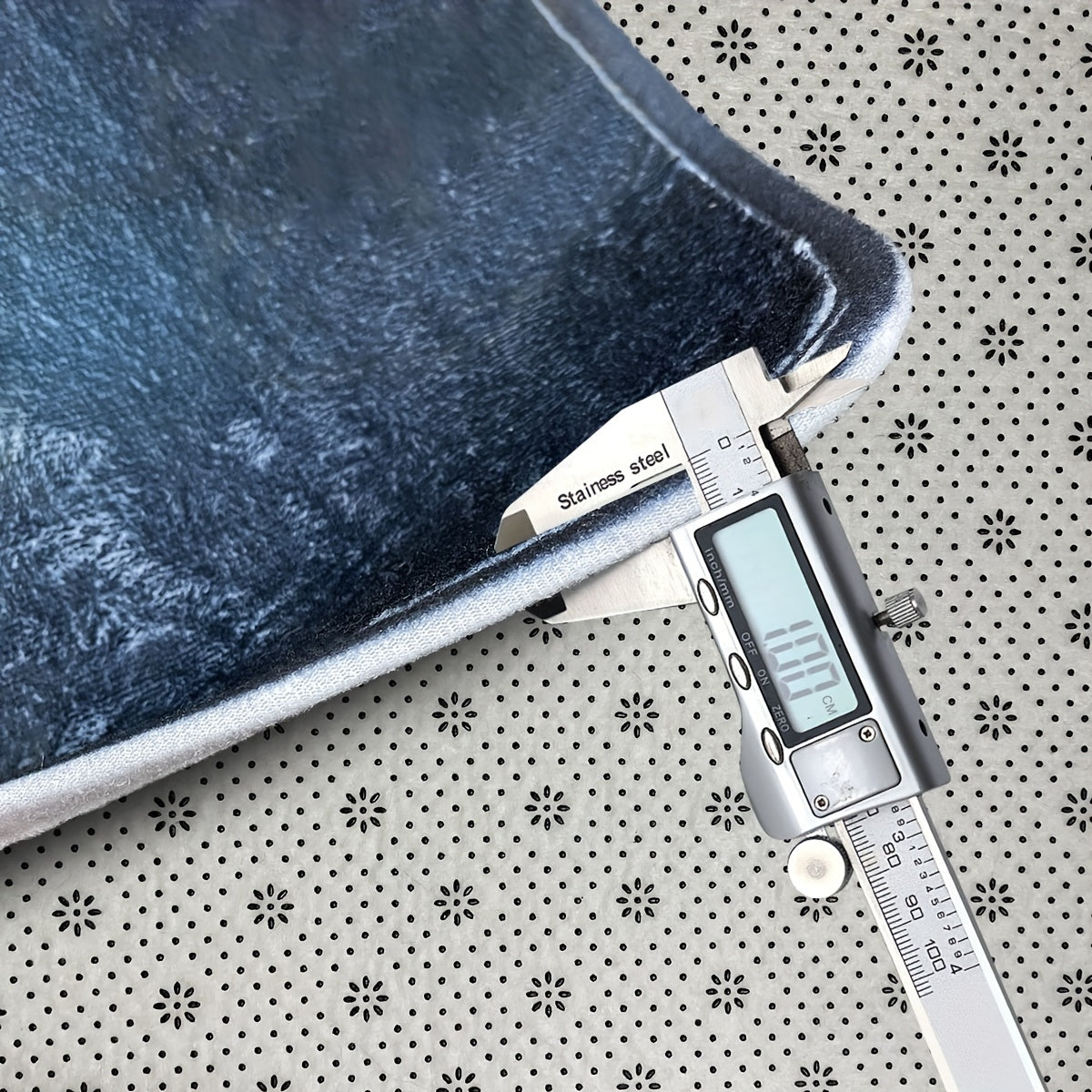 1pc, Soft Thickened Kitchen Mat, Non-slip Oil-proof Floor Mat, Waterproof Runner Rug, Dirt-resistant Floor Mat, Machine Washable, Entrance Doormat, Kitchen Living Room Laundry Bathroom Water-absorbing Floor Mat Set, Room Deco