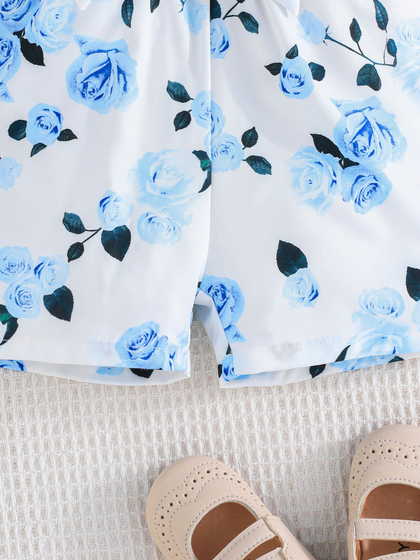 Girls' Summer Casual Floral Print Off-Shoulder Jumpsuit with Adjustable Waist Belt - Lightweight Breathable Shorts for Outdoor Play & Daily Wear, Blue & White Flower Design, Perfect for Weekend Outings, Cute Outfits for Girls