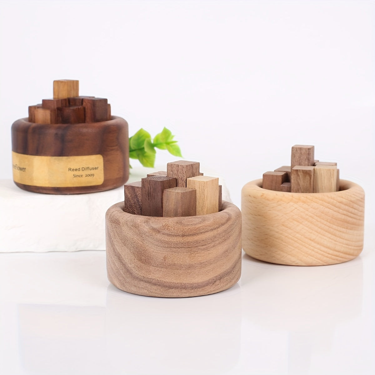 Wooden Essential Oil Diffuser, Aromatherapy Reed Diffuser Set with Natural Beech and Walnut Wood Pieces, Home and Car Fragrance Decor, 1pc