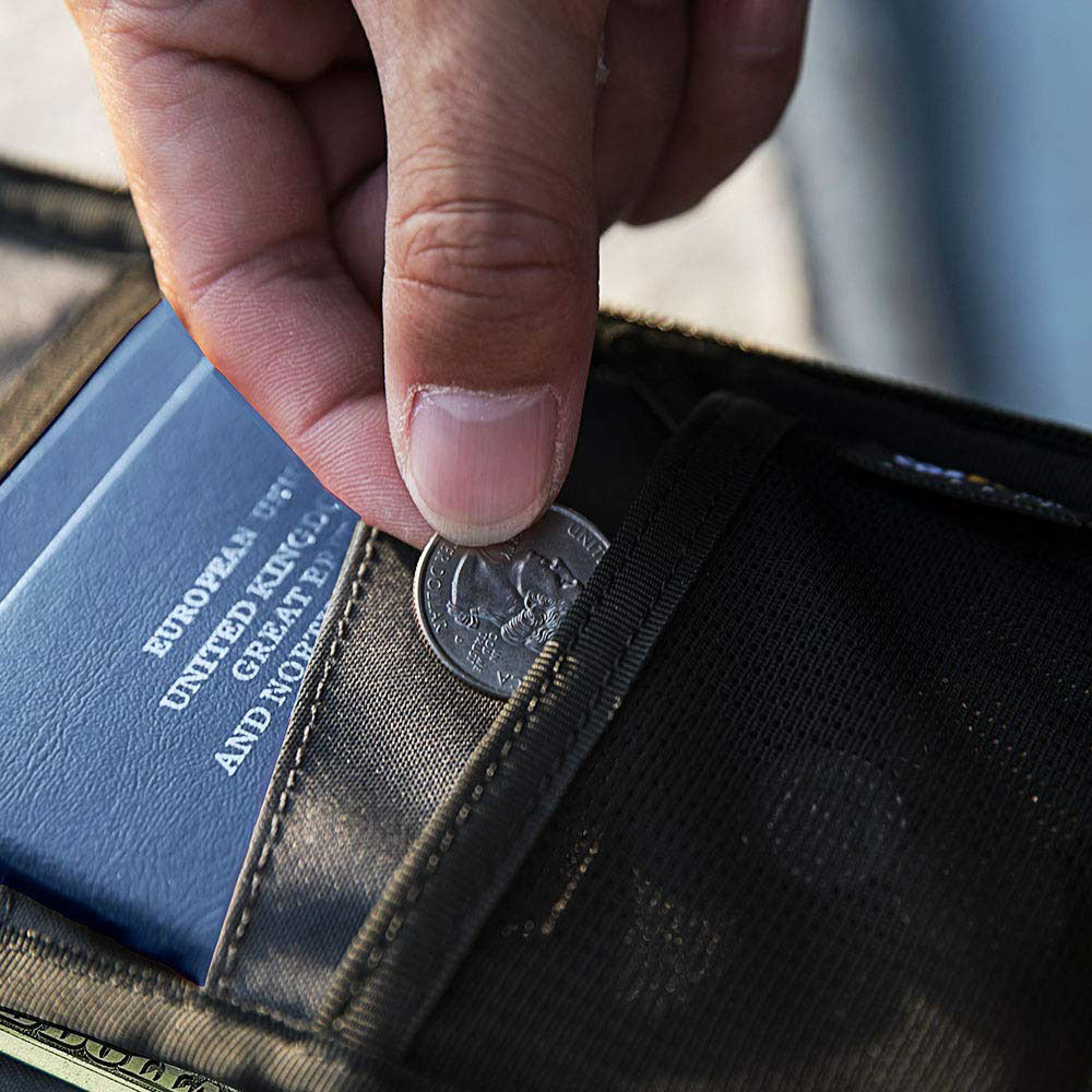 1pc Family Passport Holder With A Sim Card Slot And Eject Pin, RFID Blocking Passport Wallet, Waterproof Ticket Document Organizer Bag With Chain Strap, Up To 6 Passports 9 Credit Cards