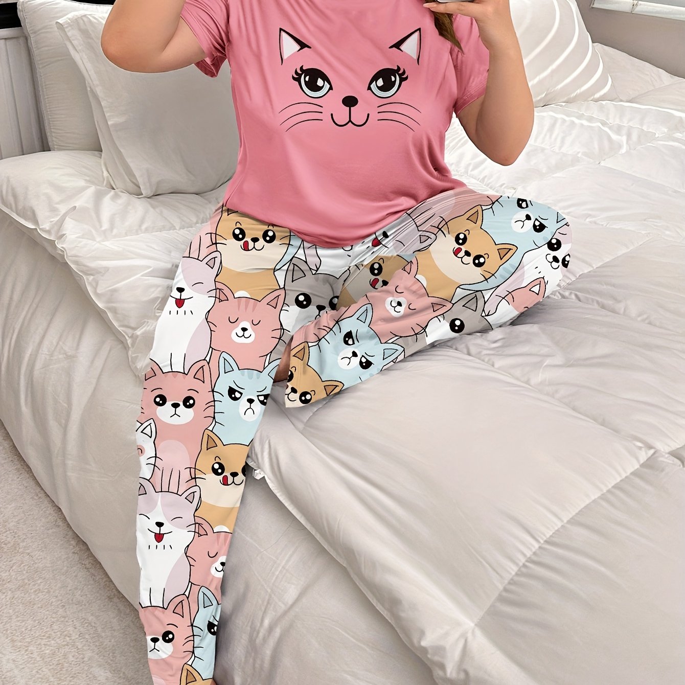 Women's Plus Size Cartoon Cute Cat Pajama Set