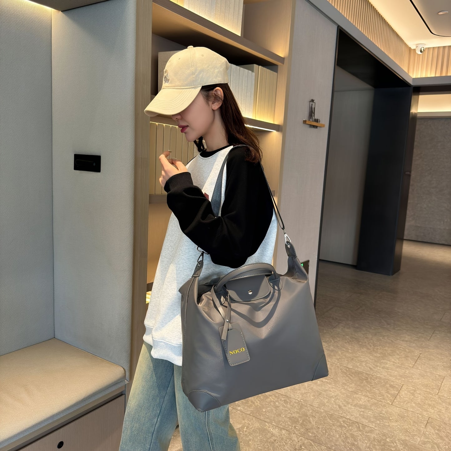 Disponível em 6 cores-------------Nova mala de viagem leve e de grande capacidade, ideal para desporto e ginásio, bagagem de mão e viagem.