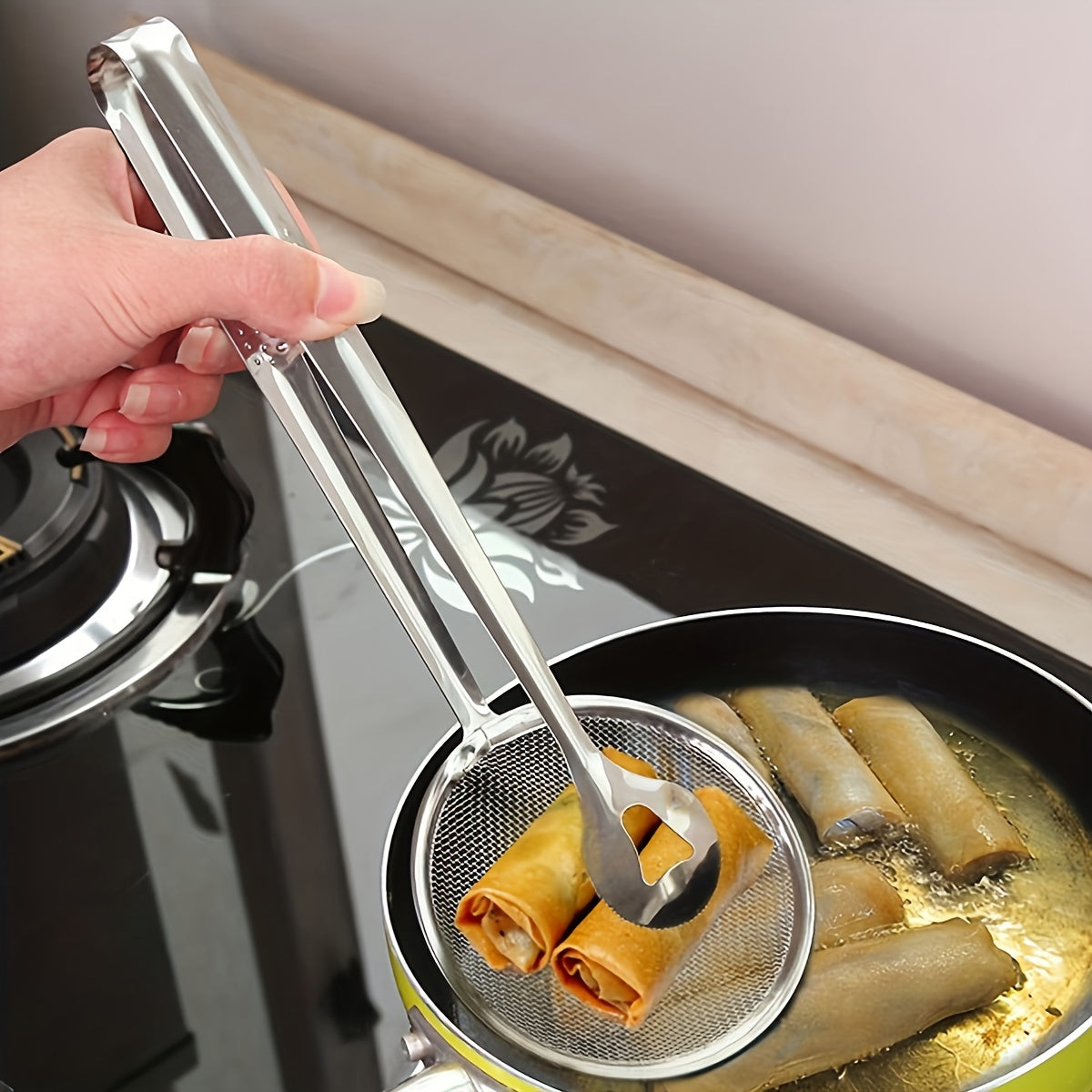 Frying oil strainer spoon Food strainer Kitchen colander stainless steel fried food strainer.Kitchen food filter tongs for frying food.High temperature resistant food stainless steel frying clip filter clamp kitchen tools Eid