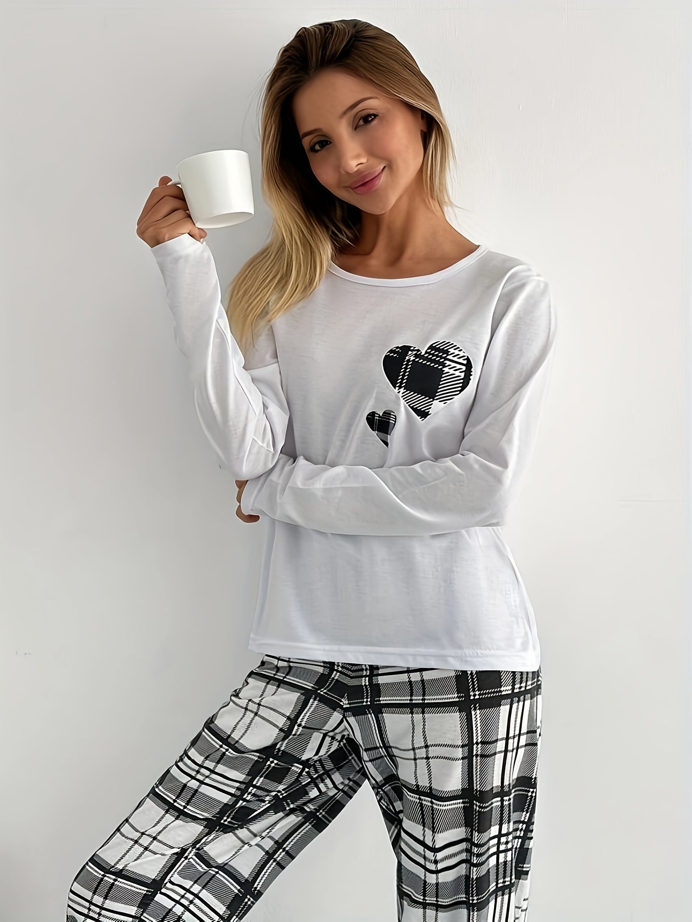 Women'S Cozy Plaid Pajama Set with Heart Print - Long Sleeve Crew Neck Top & Matching Pants, Soft & Comfortable for Fall/Winter, Casual Sleepwear, Casual Sleepwear|Plaid Pattern|Soft Fabric