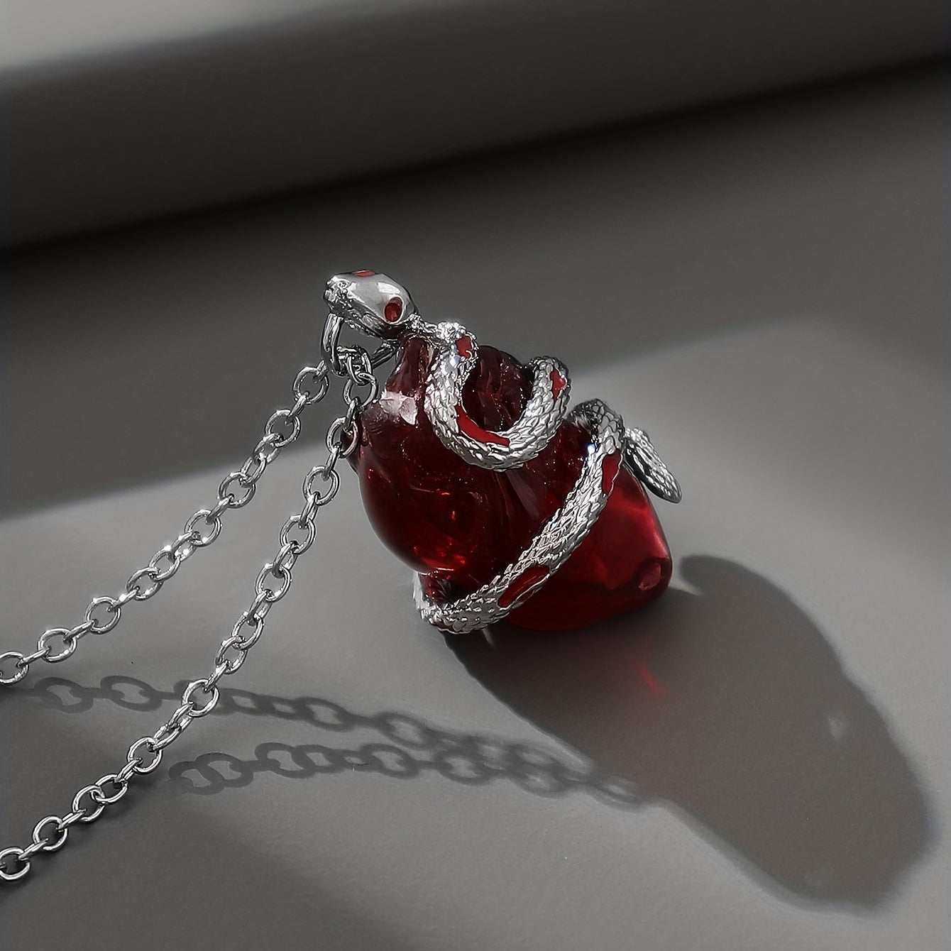 Gothic Snake Wrapped Resin Heart Decor Clavicle Chain Dark Style Pendant Necklace Y2K Necklace Jewelry For Women
