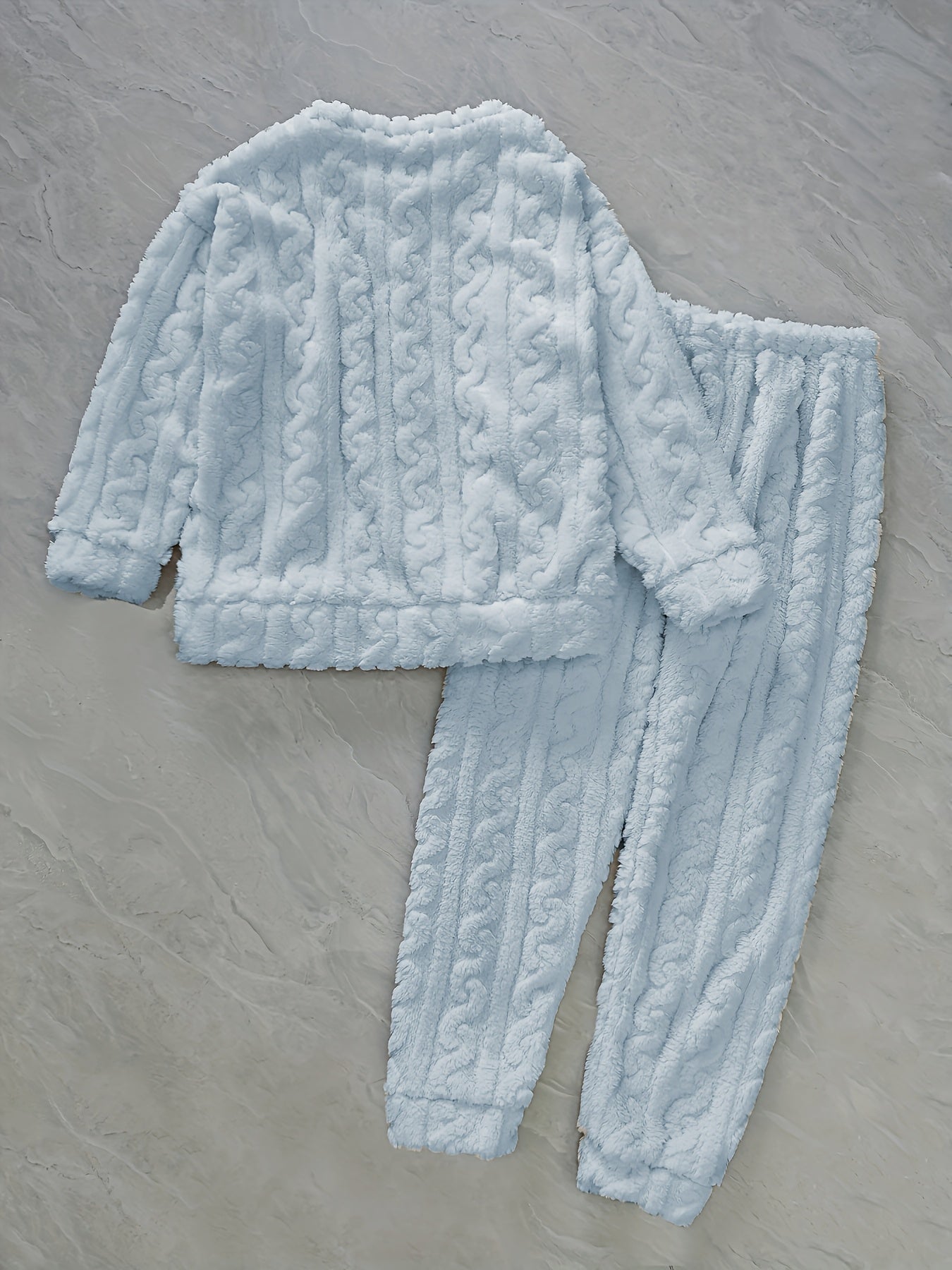 New Autumn and Winter Thick Warm Pajama Set with Jacquard Velvet Long-Sleeve Bear Top and Flannel Pants for Winter