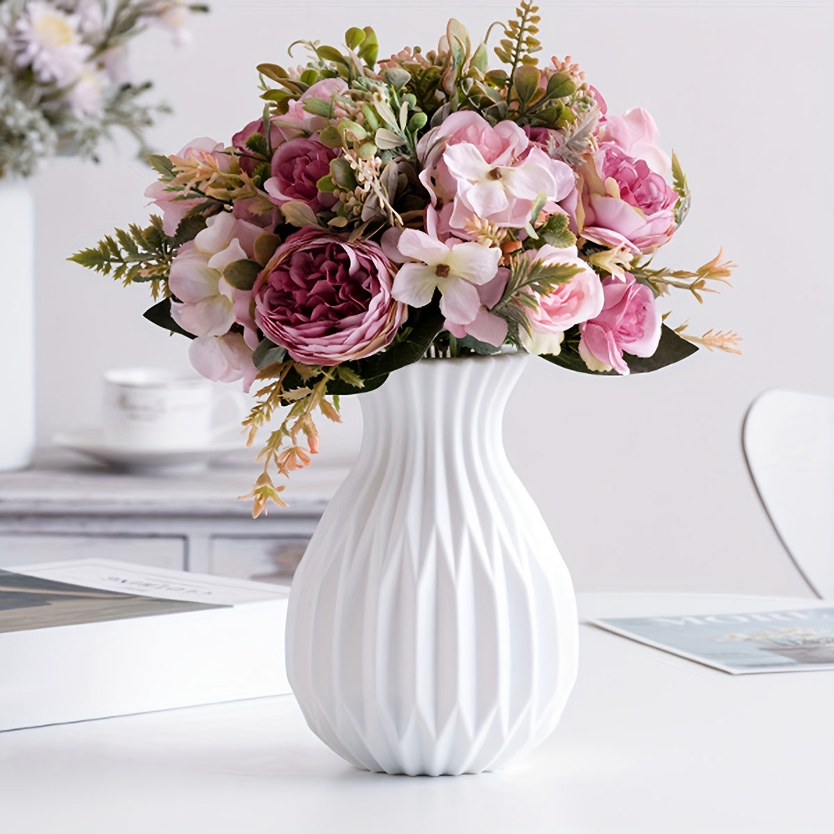 1pc Nordic Style Hydroponic Imitation Ceramic Plastic Vase, Flower Arrangement Creative Decoration Ornament Vase, Fall Halloween Room Decor, Winter Xmas Home Decor