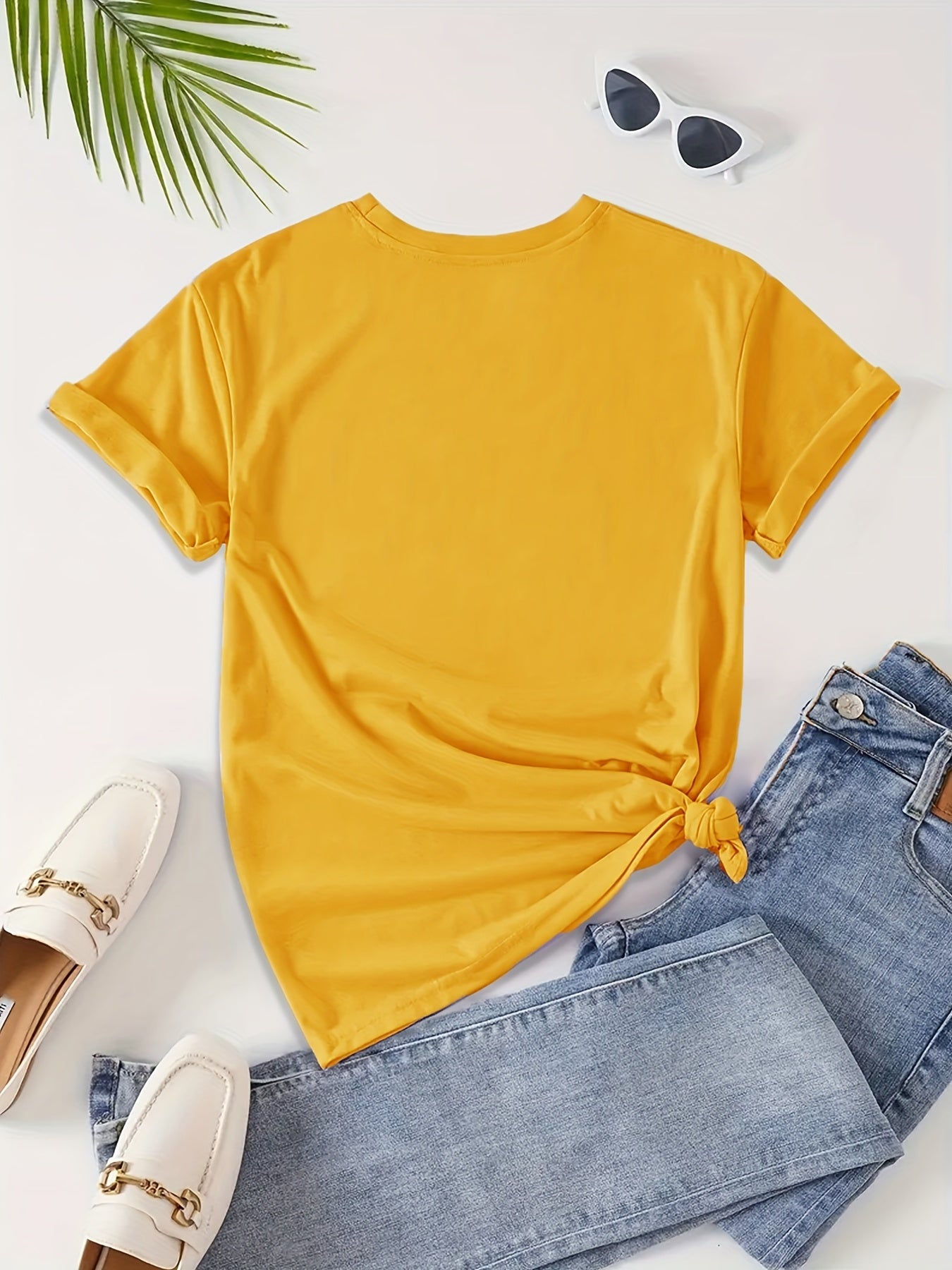 Women's Casual Butterfly & Daisy Floral Print Round Neck T-Shirt - Olive Green, Machine Washable, Regular Fit for Casual Attire, Allseason Fashion, Relaxed Style, Nontransparent Fabric