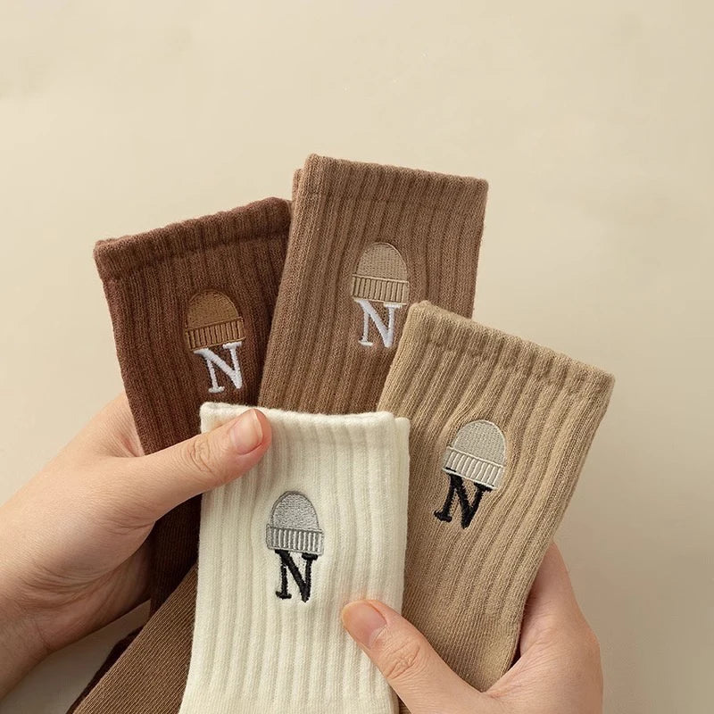 Quentin Custom Crew Embroidery Knitted Socks High Quality Low Moq Custom Good Quality Socks Own logo Embroidered Unisex Grip