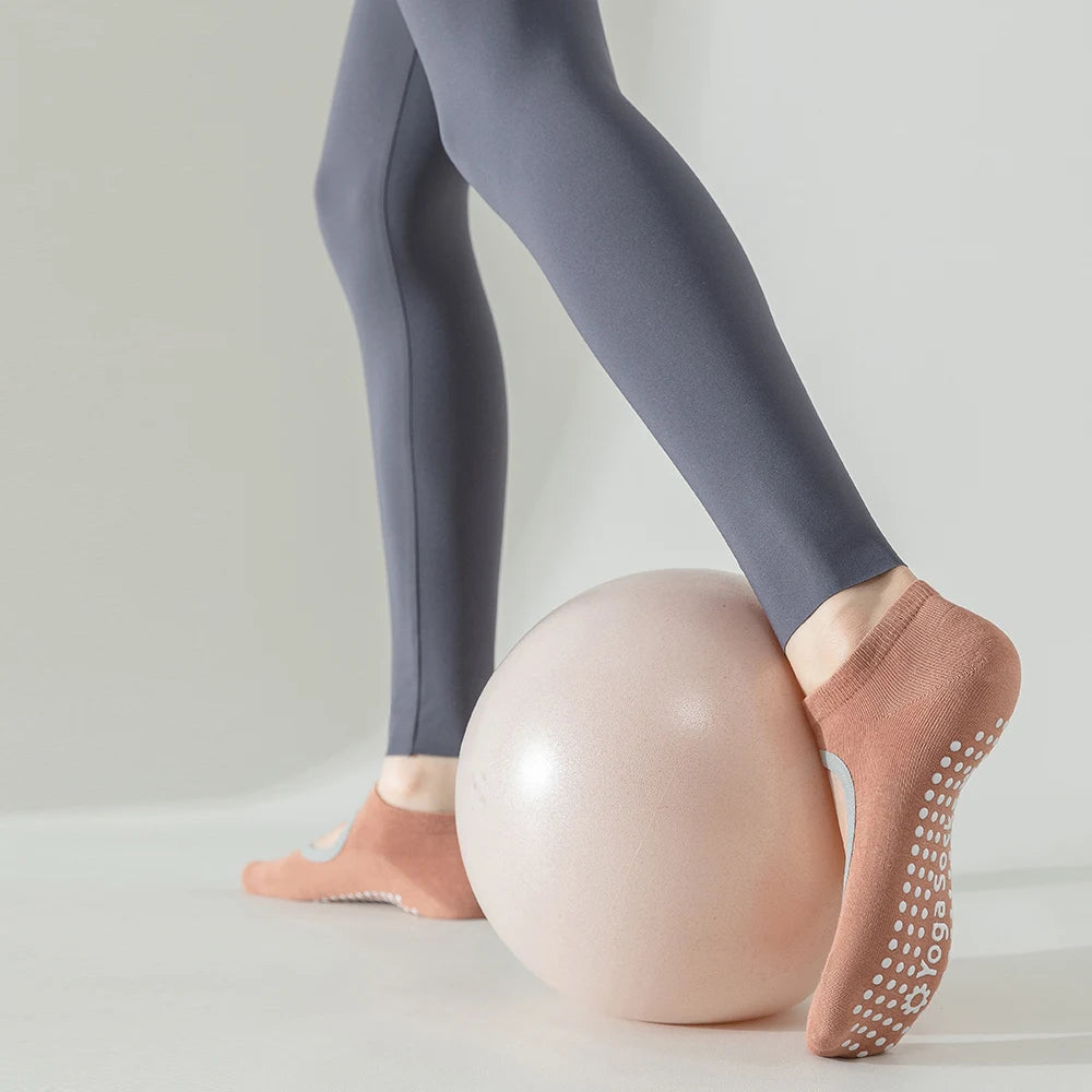 Boneless Custom Logo Grip Barre Trampoline Socks Pilates Non Slip Yoga Ballet Socks Compression Cotton Low Cut  Ankle  Socks