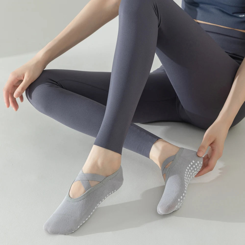 Boneless Custom Logo Grip Barre Trampoline Socks Pilates Non Slip Yoga Ballet Socks Compression Cotton Low Cut  Ankle  Socks