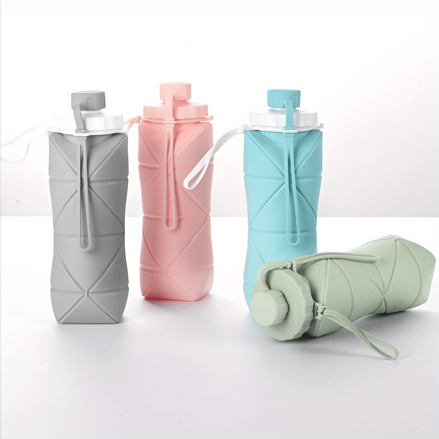 1pc, Telescopic Collapsible Sports Water Bottle, 600ml/20.3oz Heat Resistant Food Grade Silicone Water Cups, Foldable Silicone Portable Water Jugs, For Camping, Fitness, Summer Drinkware, Travel Accessories, Birthday Gifts, B