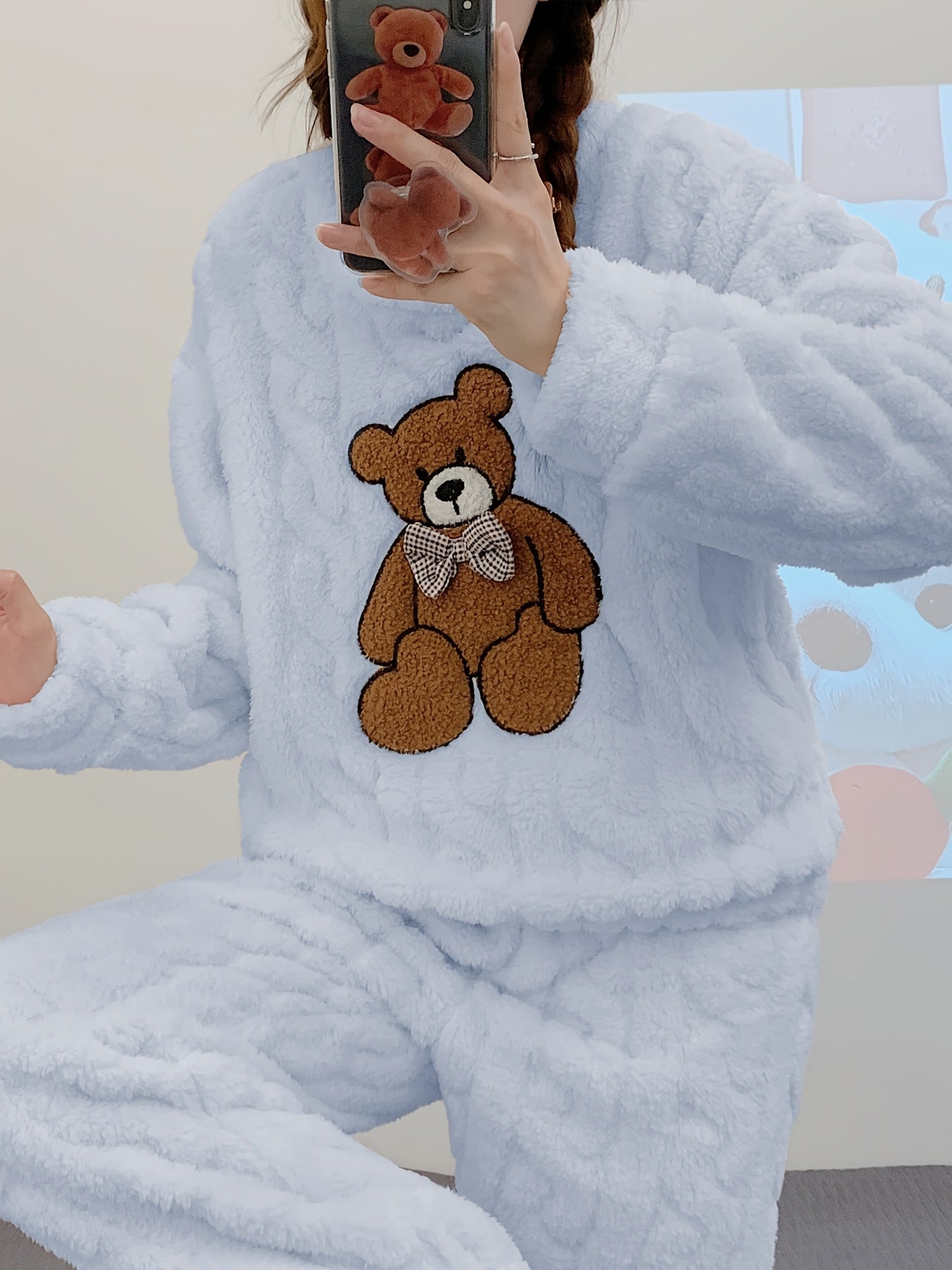 New Autumn and Winter Thick Warm Pajama Set with Jacquard Velvet Long-Sleeve Bear Top and Flannel Pants for Winter