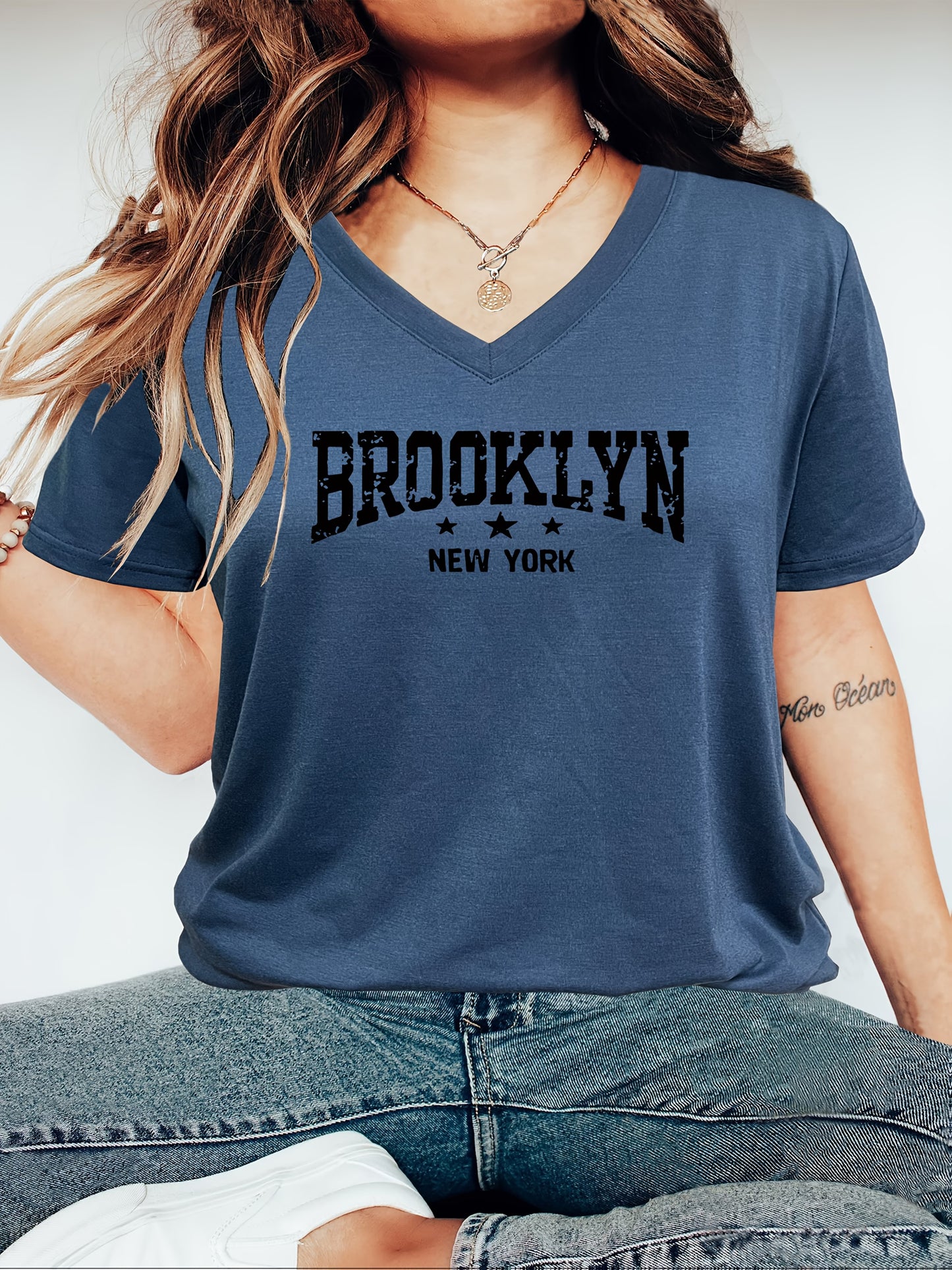 Women's Casual V-Neck T-Shirt with Brooklyn New York Letter Print - Vibrant Pink & Black Graphic, Short Sleeve Regular Fit, Machine Washable for Spring Summer Fall, Ladies T Shirts, Casual Attire, Durable Fabric
