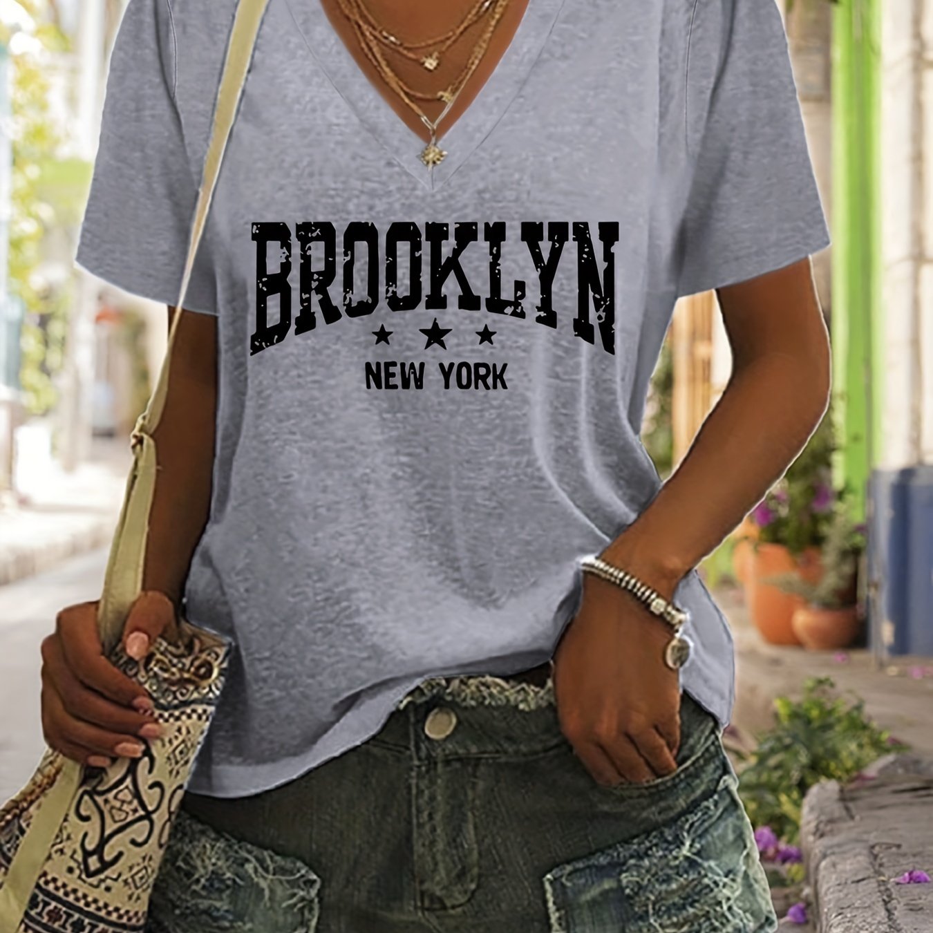 Women's Casual V-Neck T-Shirt with Brooklyn New York Letter Print - Vibrant Pink & Black Graphic, Short Sleeve Regular Fit, Machine Washable for Spring Summer Fall, Ladies T Shirts, Casual Attire, Durable Fabric
