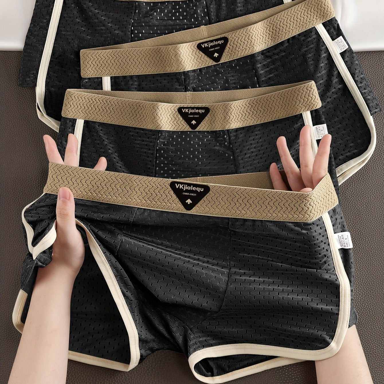 Conjunto de 4 Cuecas Boxer de Verão para Homem em Tecido de Fibra Sedosa e Respirável - Macias, Confortáveis e com Ajuste Solto.