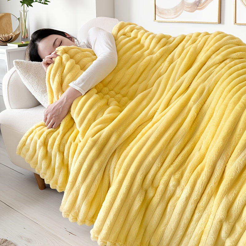 1pc Plush Coral Fleece Blanket - Ultra-Soft All-Season Luxury Bedspread, Couch Throw, Camping & Travel Bedding,,,, Grey, - Machine Washable Cozy Gift for, Outdoor, or Holidays - Traditional Style with Geometric Pattern, Multi