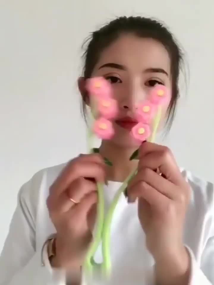 Face Massager, Facial Massage, Flower Type Massage Roller for V Face Pull Tight Firming, Beauty Tool(Use with Caution on Sensitive Skin)