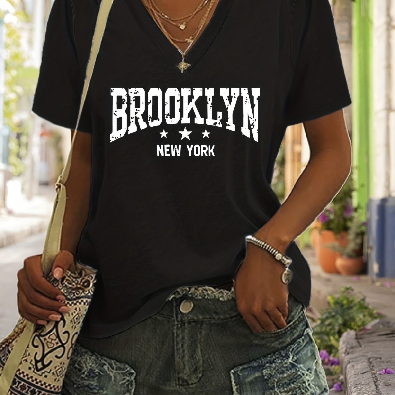 Women's Casual V-Neck T-Shirt with Brooklyn New York Letter Print - Vibrant Pink & Black Graphic, Short Sleeve Regular Fit, Machine Washable for Spring Summer Fall, Ladies T Shirts, Casual Attire, Durable Fabric