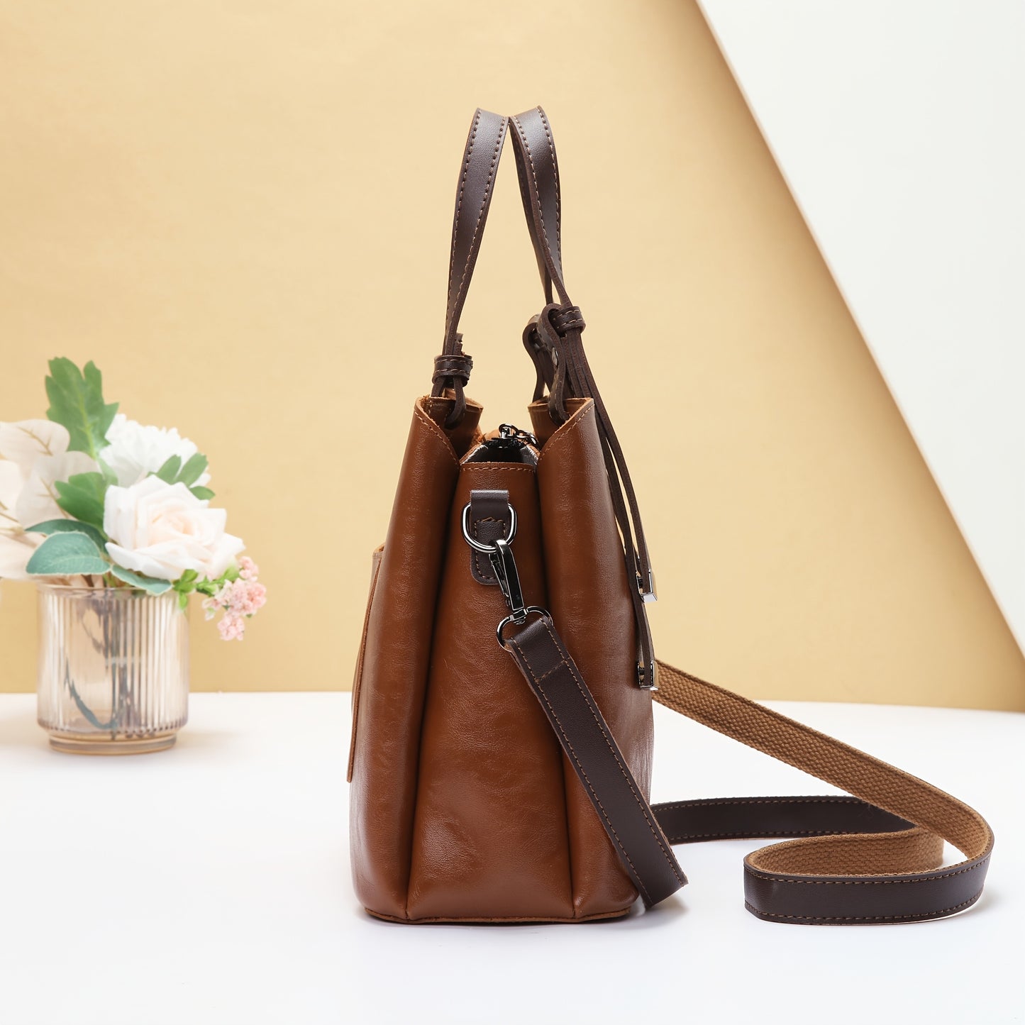 Women's Vintage Handbag with Detachable Crossbody Strap - Large Capacity Tote & Shoulder Bag, Golden-Tone Hardware, Zipper Closure, Lining, Golden-Tone Hardware - Elegant Brown/Beige/Coffee/Red/Black, Versatile for Work, Trav