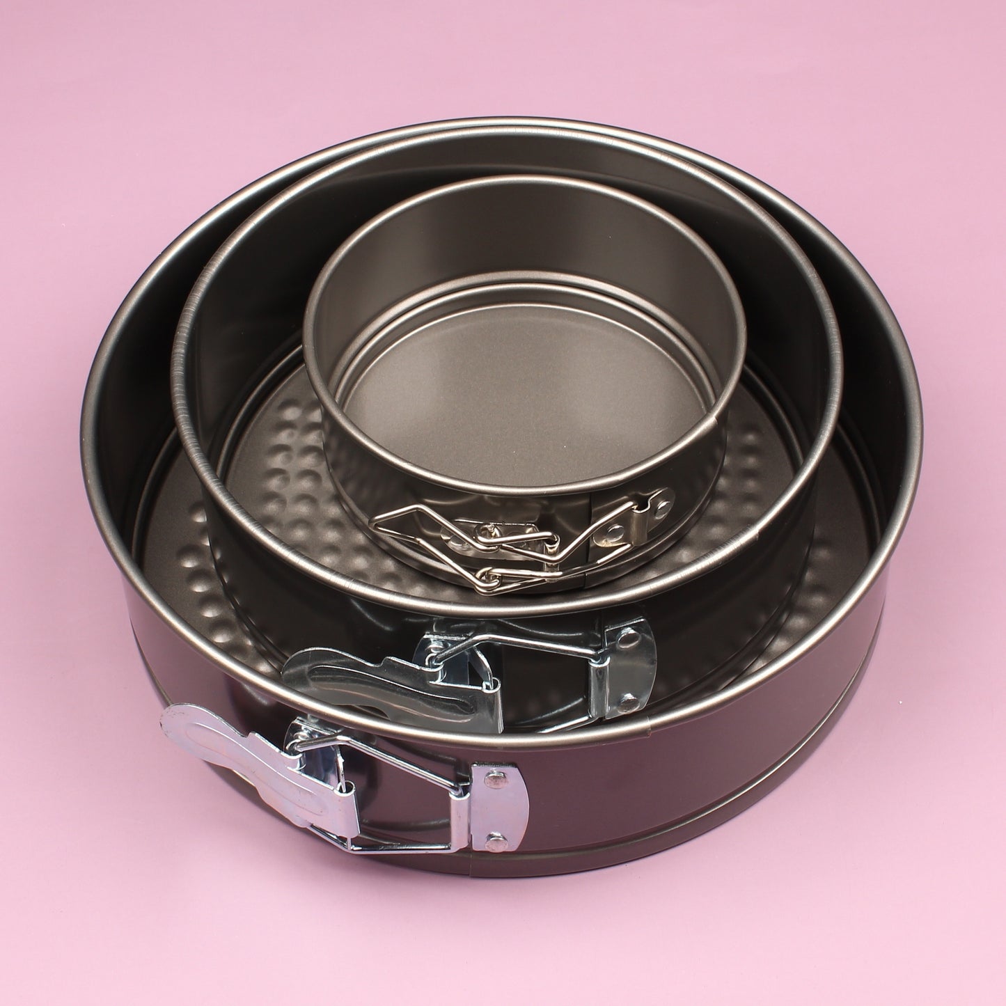 3-Piece Round Carbon Steel Cake Pan Set with Non-Stick Coating, Metal Baking Molds with Springform Clips, Christmas Holiday Cake Mold Kit