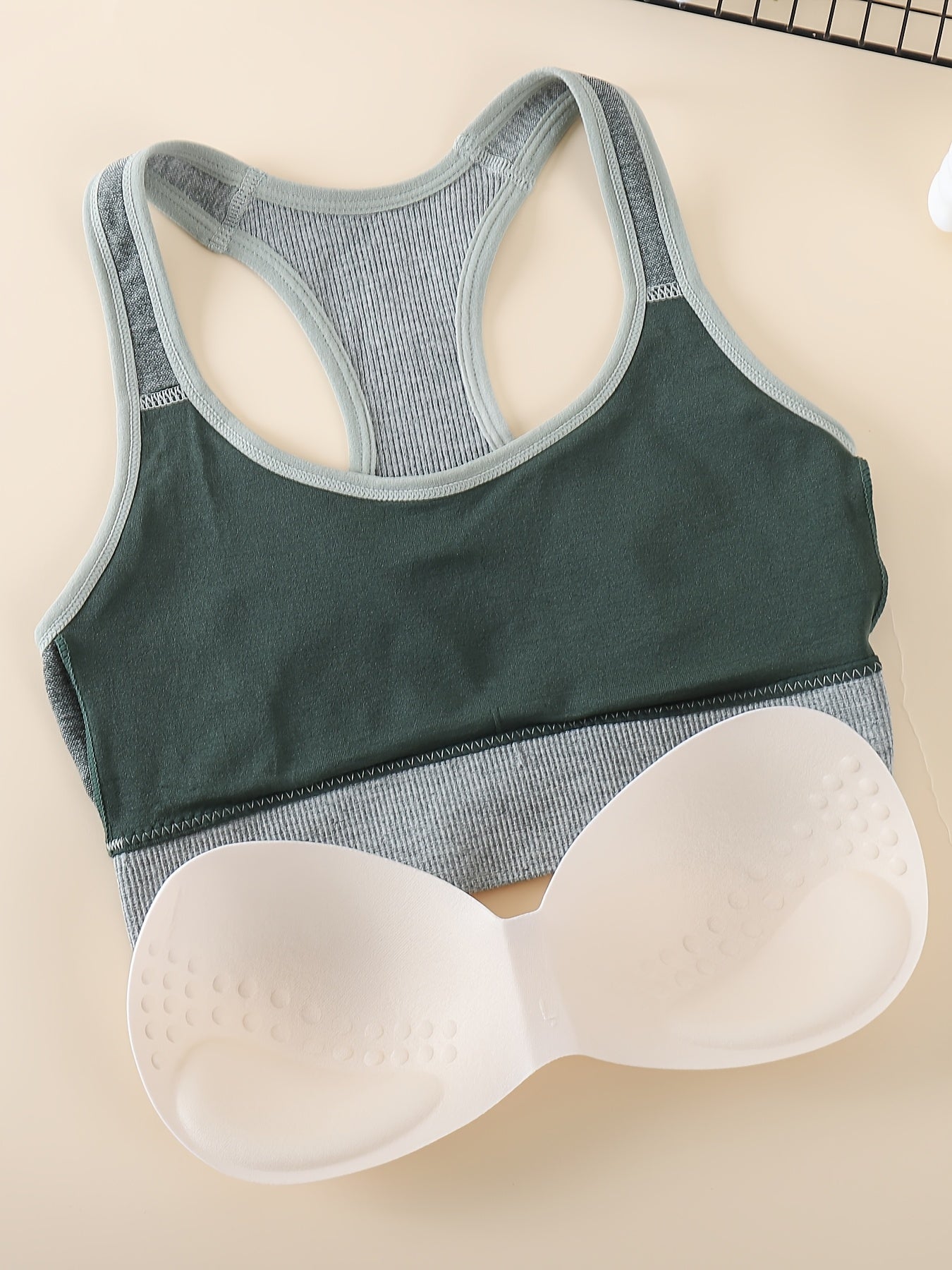 5pcs Women's High-Support Sports Bras - Removable Padding & Back Panel, Full-Coverage Tummy Control, Breathable Yoga Gym Bras with Multi-Color Options (Black/Dark Grey/Navy/Beige/Pink) - Moderate Lift for Heavy Breasts, Hand