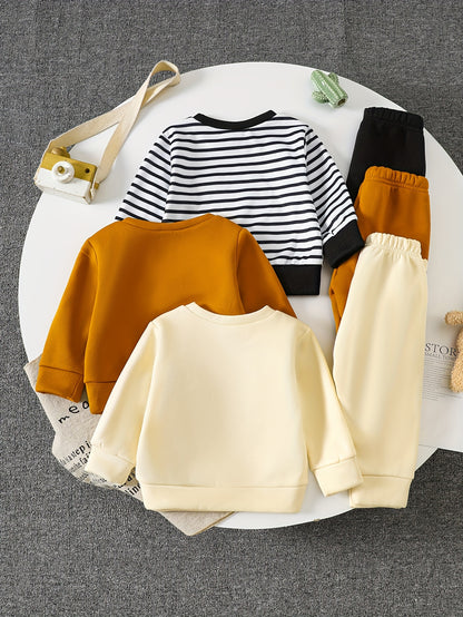 A Set of Three Fleece Hoodies for Baby Boys, Packaged in Six Pieces, Featuring a Cute Bear Patch. Perfect for Outdoor Wear During The Autumn And Winter Seasons, Making It a Great Gift for Children.