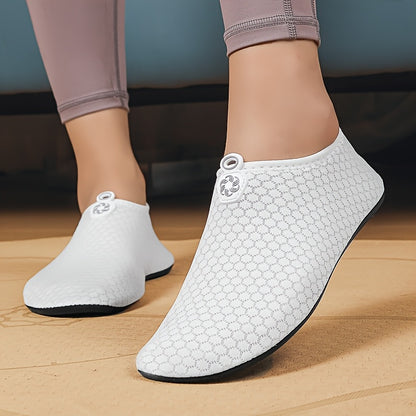 Beach, hiking shoes, non-slip flat-soled footwear suitable for swimming, surfing, boating, and fishing - creek shoes ideal for beach and stream activities, outdoor adventures