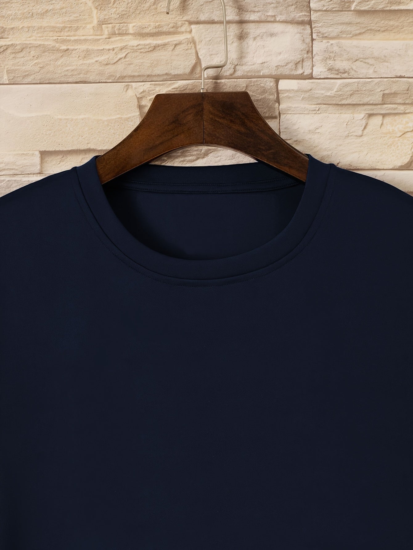 Conjunto de 4 t-shirts casuais para homem de cor sólida, estilo simples, manga curta e gola redonda, ideais para usar em casa, como pijama ou para atividades ao ar livre no verão.