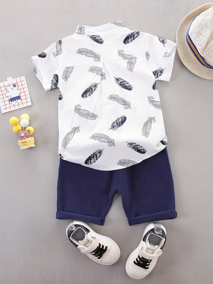 Conjunto casual para bebé menino - Camisola de manga curta e calções com estampado de penas - Conjunto infantil de 2 peças para atividades ao ar livre