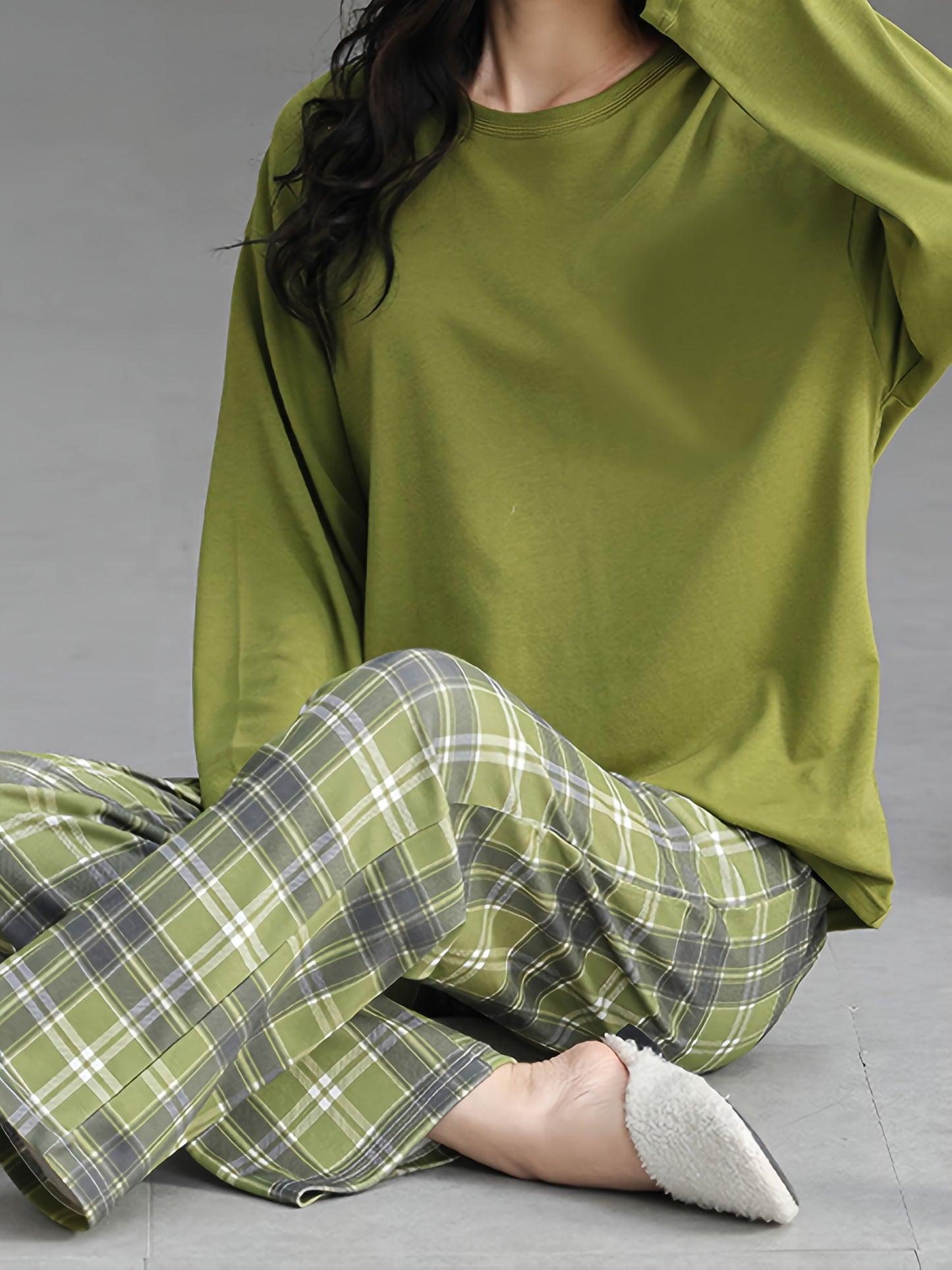 2pcs Women's pajama set, green round neck long-sleeve top with plaid print and elastic waist pants, comfortable casual fit, machine washable, essential home wear for autumn and winter