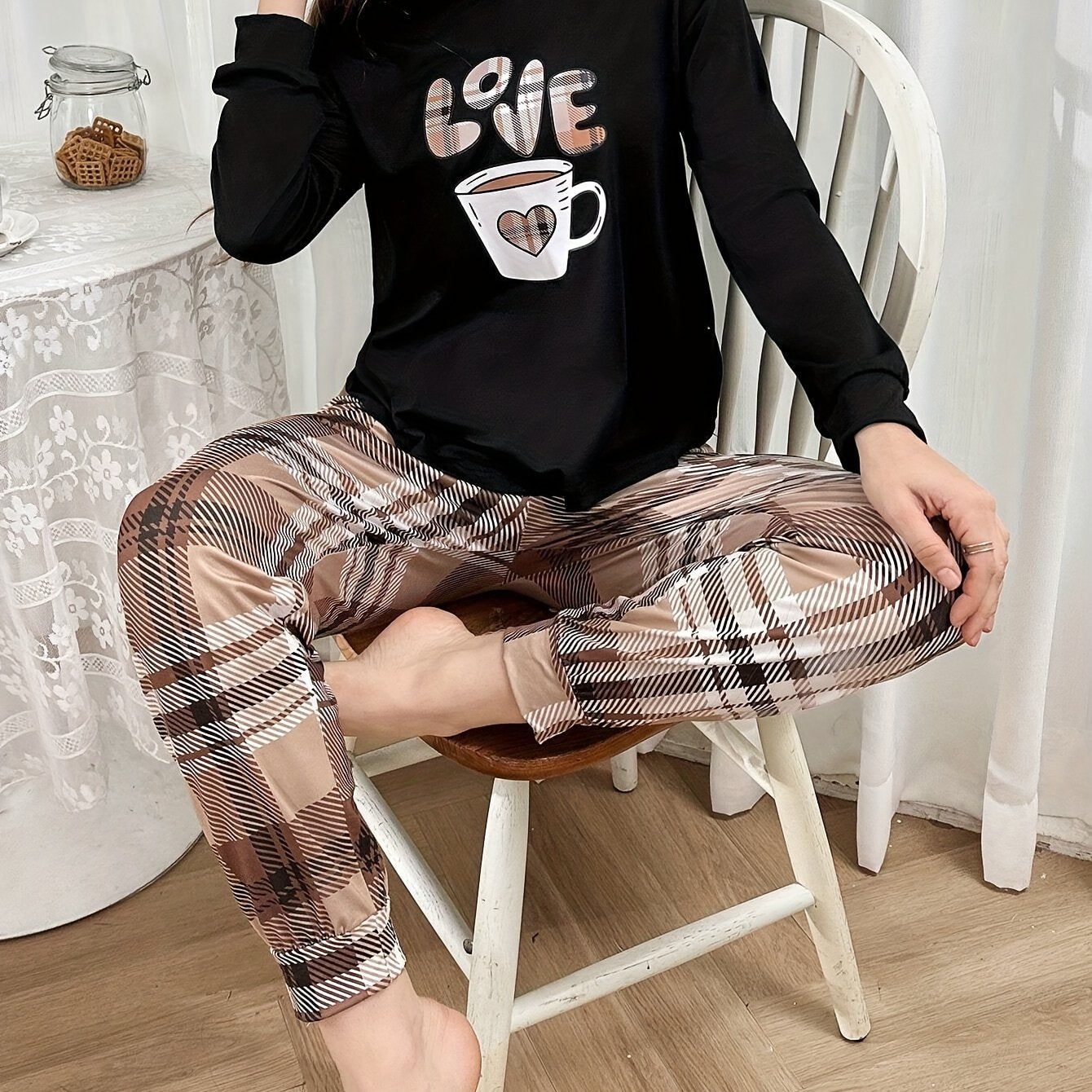 Women's Pajama Set with Long Pants and Long Sleeves, Plaid Letter Print for Autumn/Winter Season