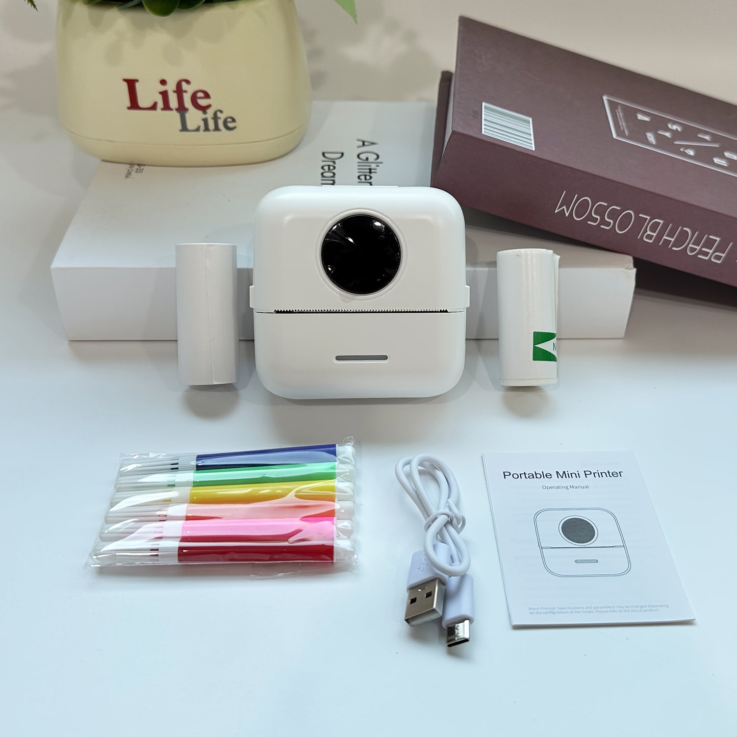 Kit de mini impressora térmica portátil com 14 rolos de papel (1 rolo incluído), impressão de fotografias, etiquetas e textos. Ideal para o dia a dia, perfeito para escritório, estudo e casa. Ótima opção para oferecer.