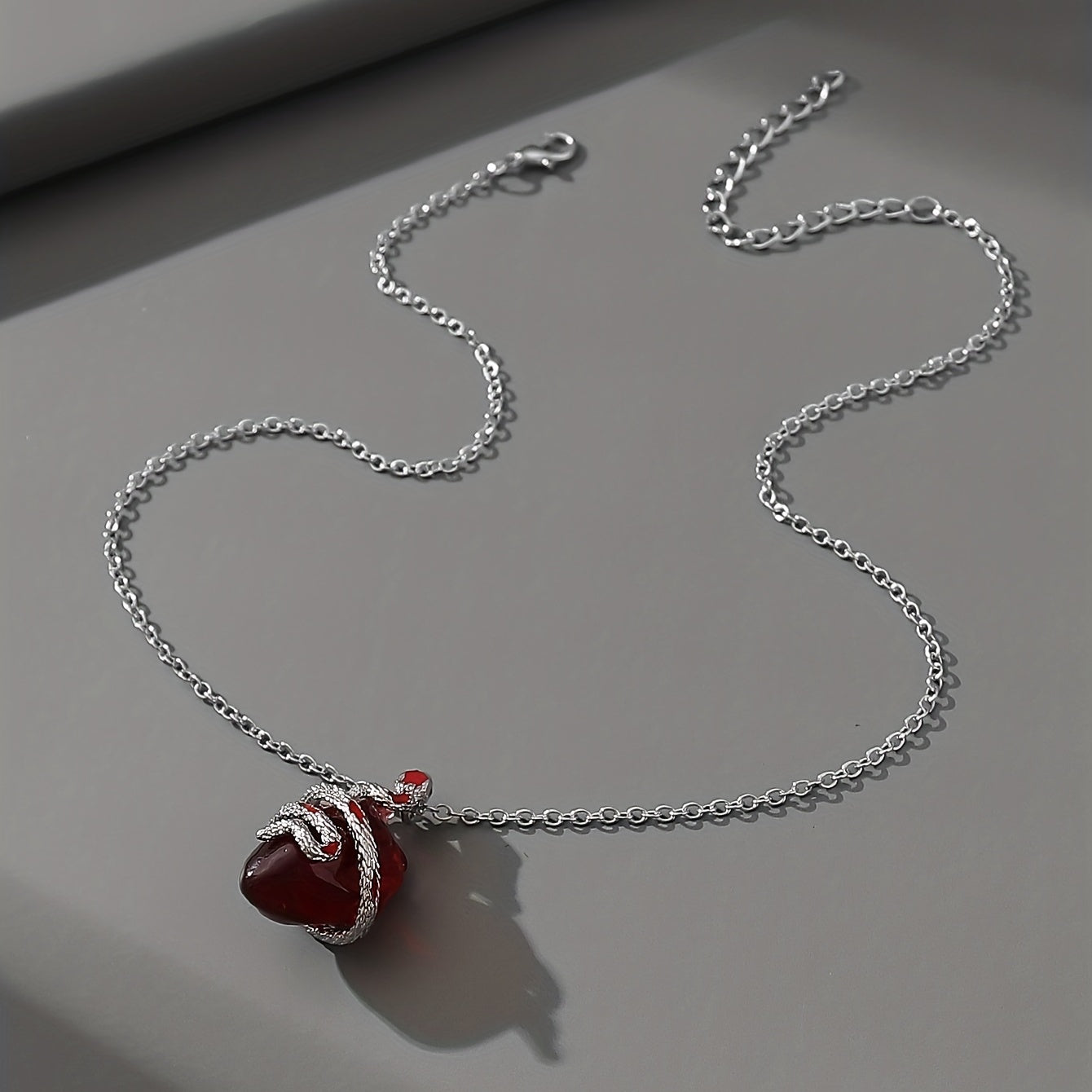 Gothic Snake Wrapped Resin Heart Decor Clavicle Chain Dark Style Pendant Necklace Y2K Necklace Jewelry For Women