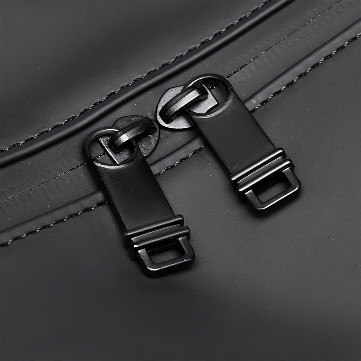 Large Capacity Gym Bag - Heavy-Duty Oxford Fabric Workout Bag with Zipper Closure, Spacious Sports Duffel for Men & Women, Gym, Travel, Business - Minimalist Design in Black/, Easy-to-Clean, Workout Accessories, Sleek Look, S