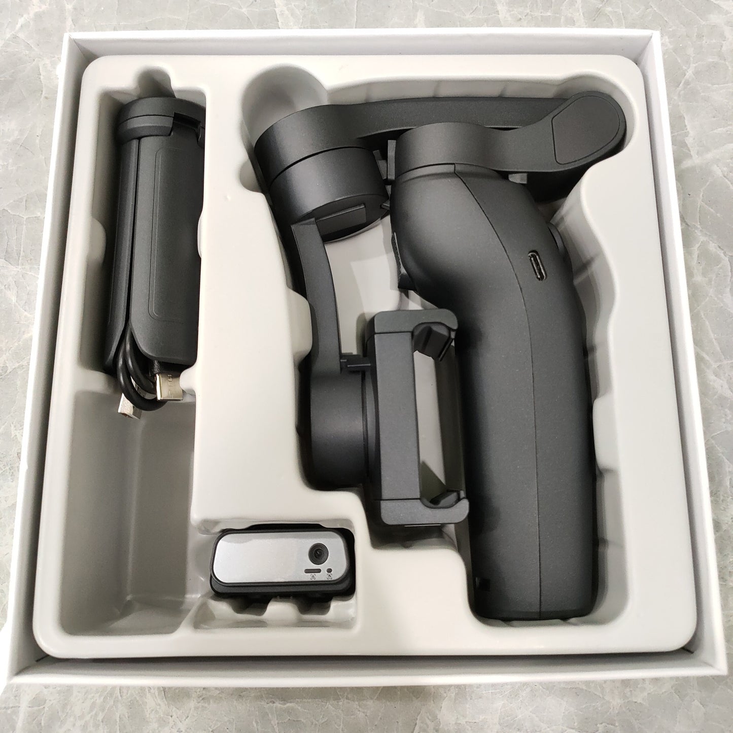 2024 New Magnetic AI Three-axis Anti-shake Video Stabilizer AI Tracking Module, Front Rear Tracking APP, Various Stimulating Gameplay Eighth-generation AI Face Tracking, Gesture Control Face Recognition Beauty Fill Light 3 Co