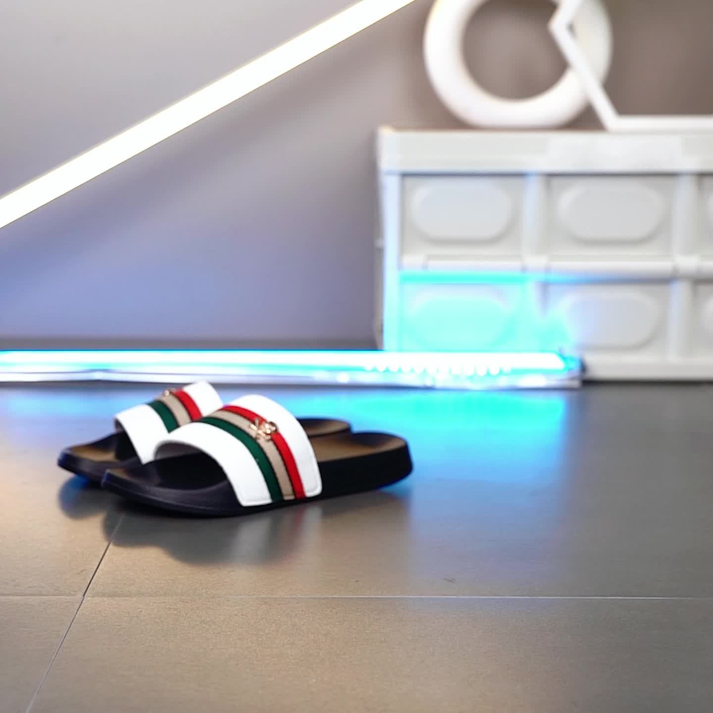 EKBN Men's Slip-Resistant Arch Support Mules - All-Season EVA Slip-On Slippers with Golden Buckle Strap & Black/Red/Green Striped Design, Cushioned Insole for Indoor/Outdoor House Shoes, Casual & Formal Wear - Comfortable & D