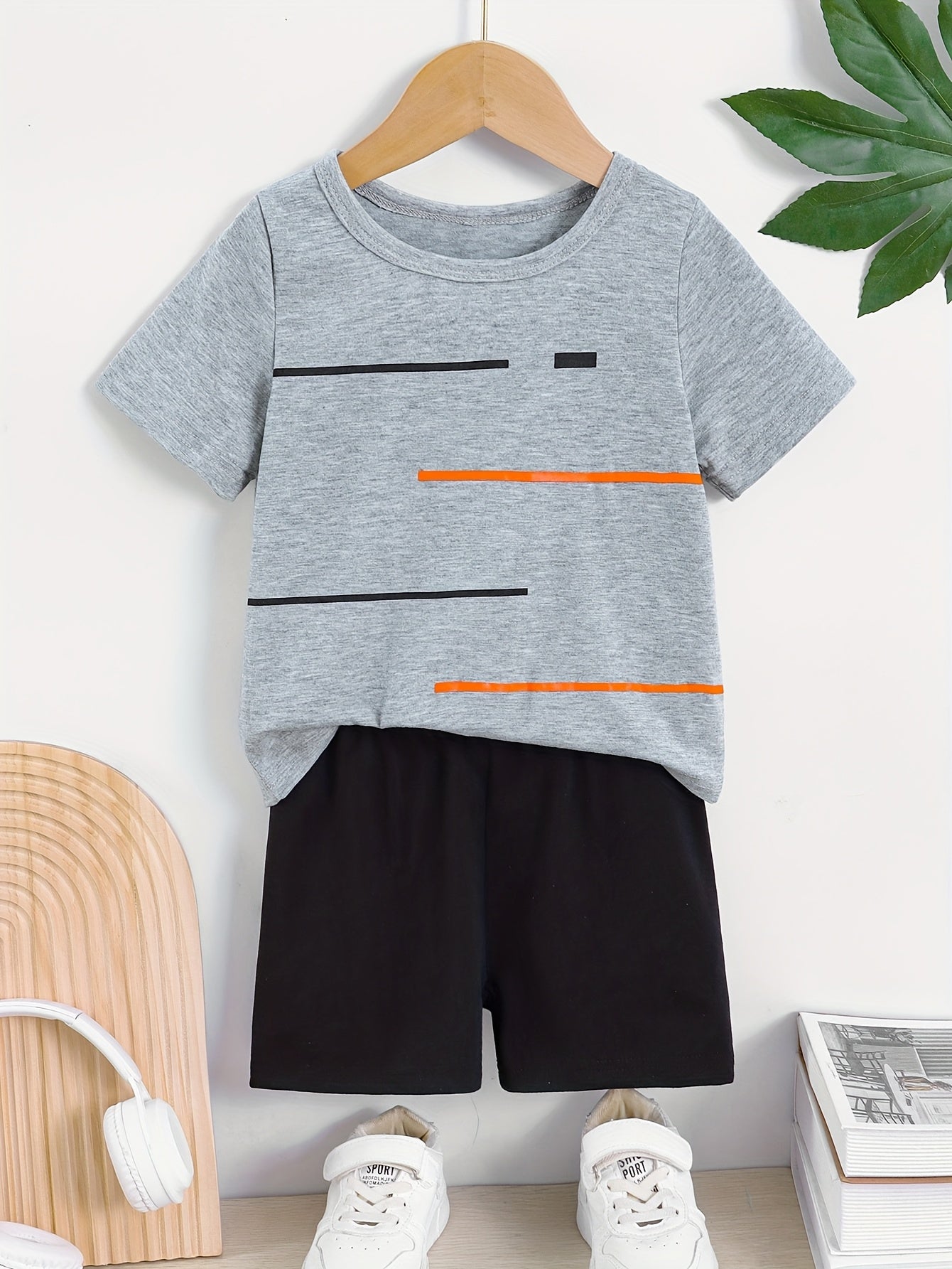 2pcs Set of Boys' Summer Striped Print Round Neck Short Sleeve T-shirt and Casual Shorts