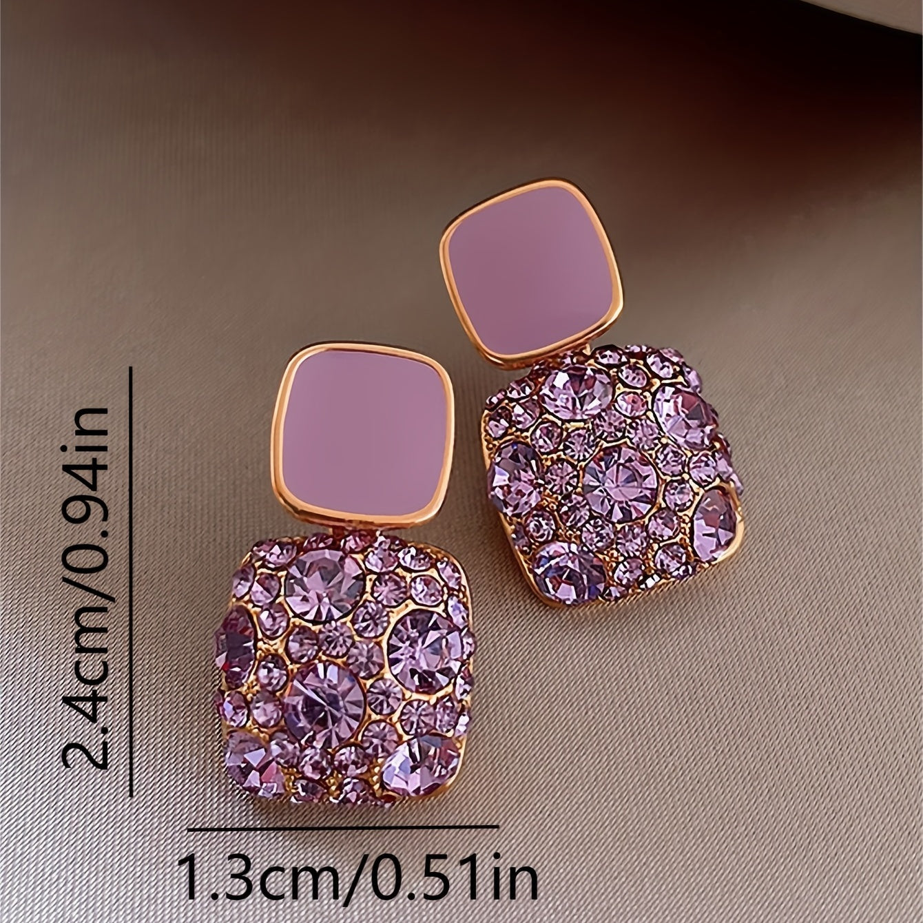 Brincos pendentes quadrados com decoração brilhante de strass, estilo luxuoso e elegante, em liga metálica, perfeitos para festas e banquetes.