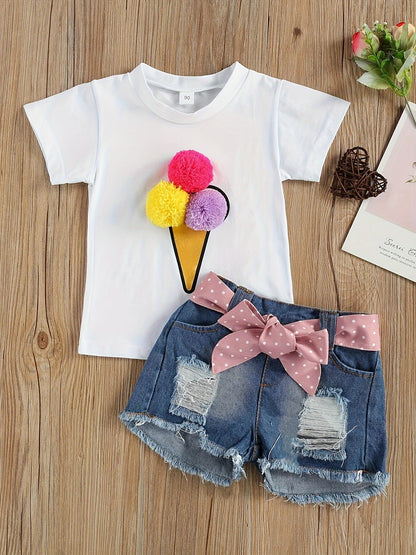 Conjunto adorável para menina com t-shirt de manga curta estampada com gelado e calções de ganga rasgados com detalhe de laço rosa - Roupa de verão elástica e respirável para uso casual, perfeita para atividades ao ar livre.