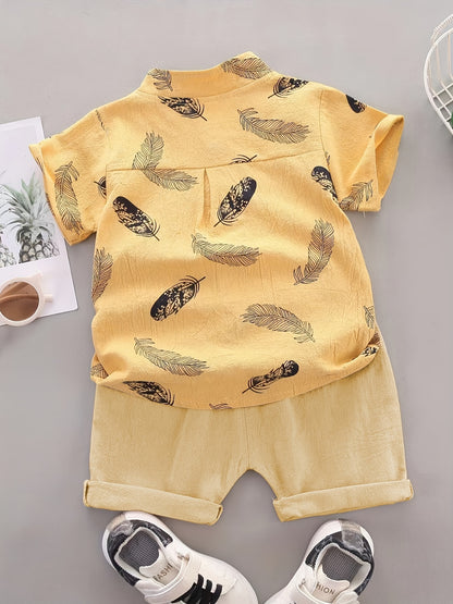 Conjunto casual para bebé menino - Camisola de manga curta e calções com estampado de penas - Conjunto infantil de 2 peças para atividades ao ar livre