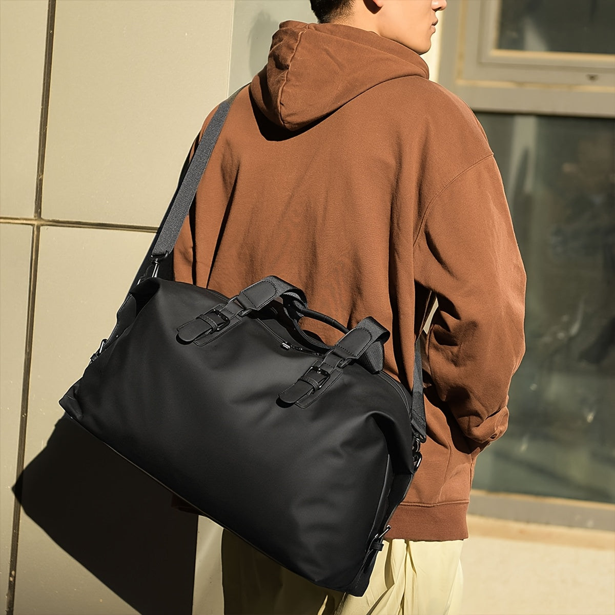 Large Capacity Gym Bag - Heavy-Duty Oxford Fabric Workout Bag with Zipper Closure, Spacious Sports Duffel for Men & Women, Gym, Travel, Business - Minimalist Design in Black/, Easy-to-Clean, Workout Accessories, Sleek Look, S