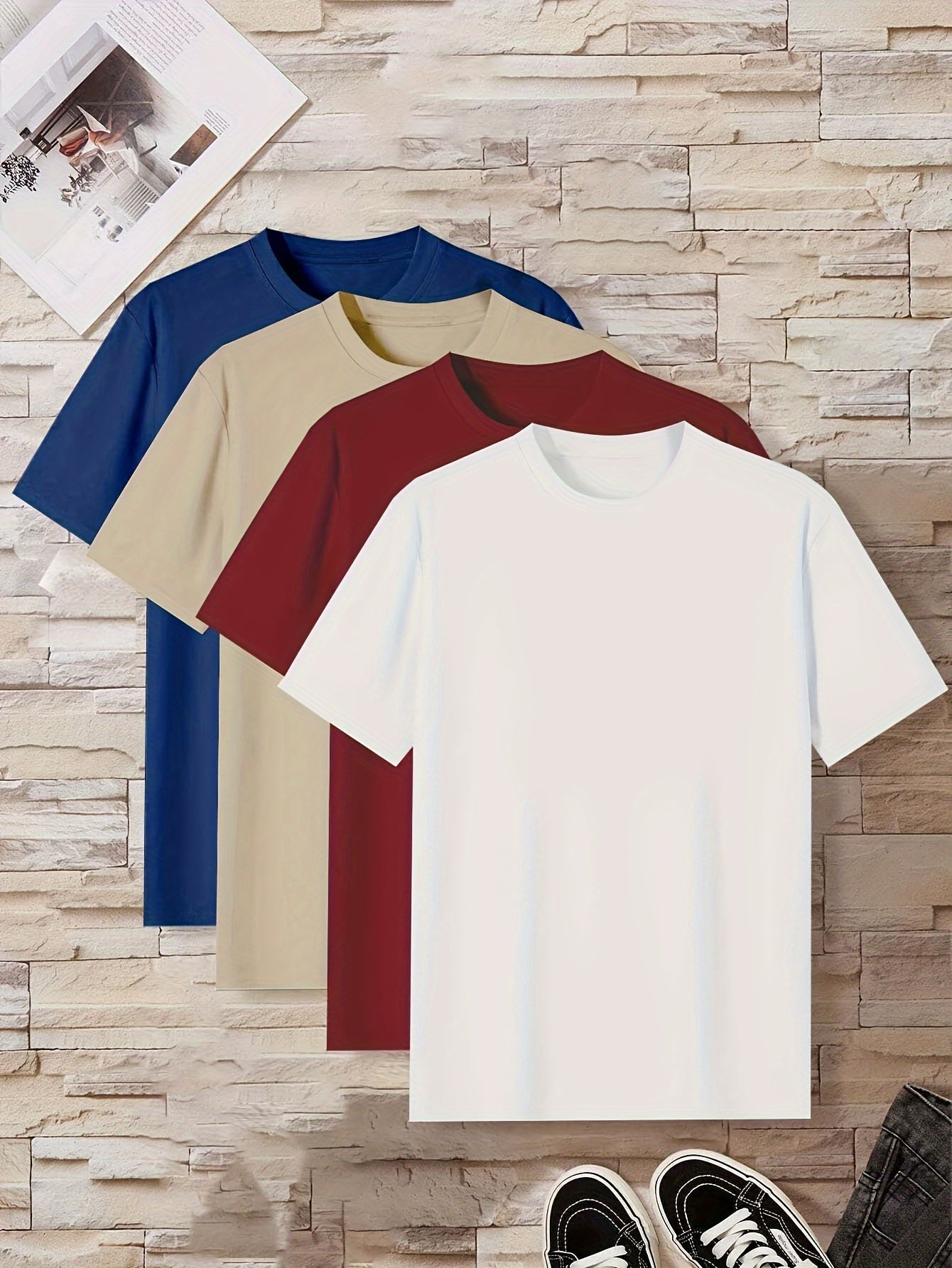 Conjunto de 4 t-shirts casuais para homem de cor sólida, estilo simples, manga curta e gola redonda, ideais para usar em casa, como pijama ou para atividades ao ar livre no verão.