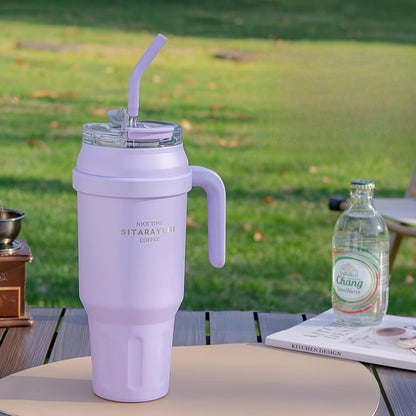 Copo térmico portátil de 1,4 litros (47,3 oz) com pega e tampa com palhinha, garrafa de água portátil de grande capacidade, copo de aço inoxidável para automóvel, ideal para desportos ao ar livre, viagens e campismo. Presente de Natal.