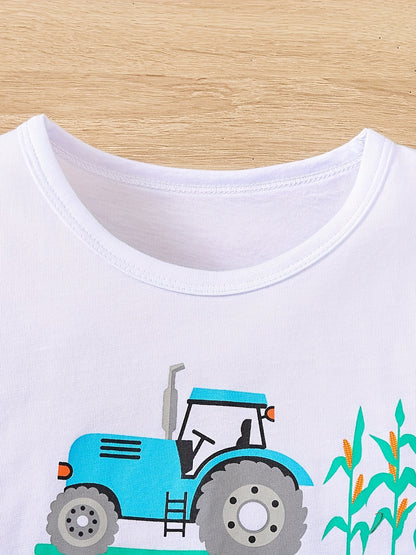 Conjunto de menino casual com estampado de tratores, composto por t-shirt de gola redonda e calções. Ideal para o dia a dia e para atividades ao ar livre.