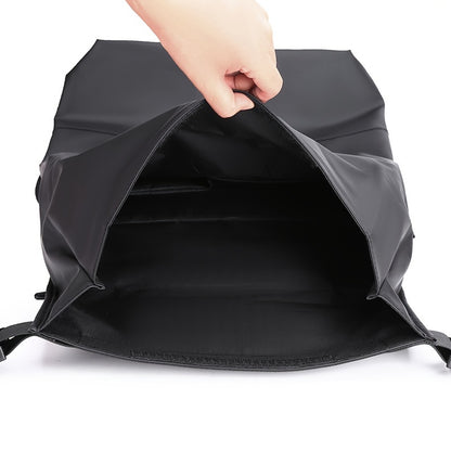 Mochila elegante com fecho de enrolar e compartimento para portátil - Tecido Oxford resistente, alças ajustáveis ​​e fecho de correr para aventuras ao ar livre.