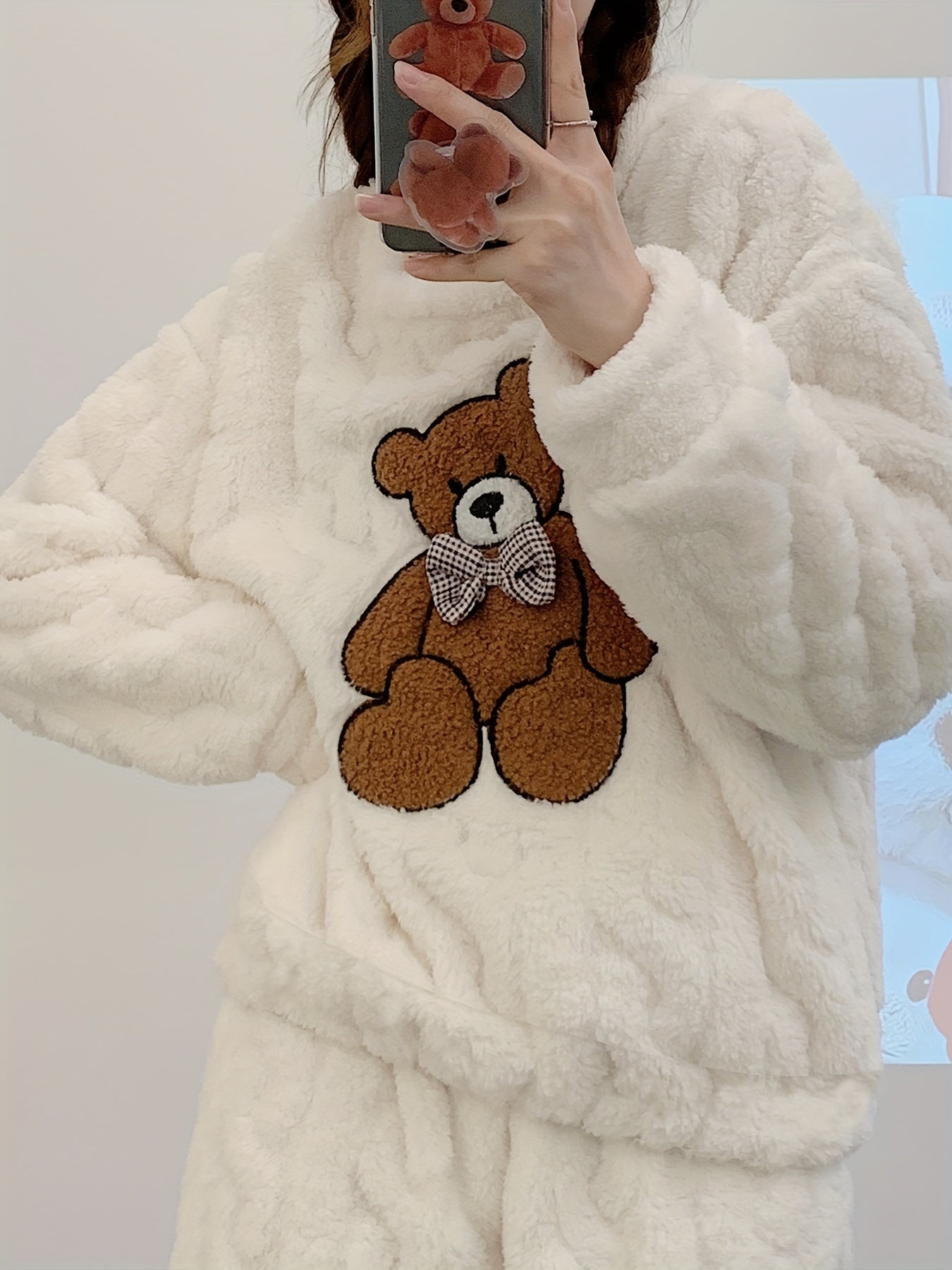 New Autumn and Winter Thick Warm Pajama Set with Jacquard Velvet Long-Sleeve Bear Top and Flannel Pants for Winter