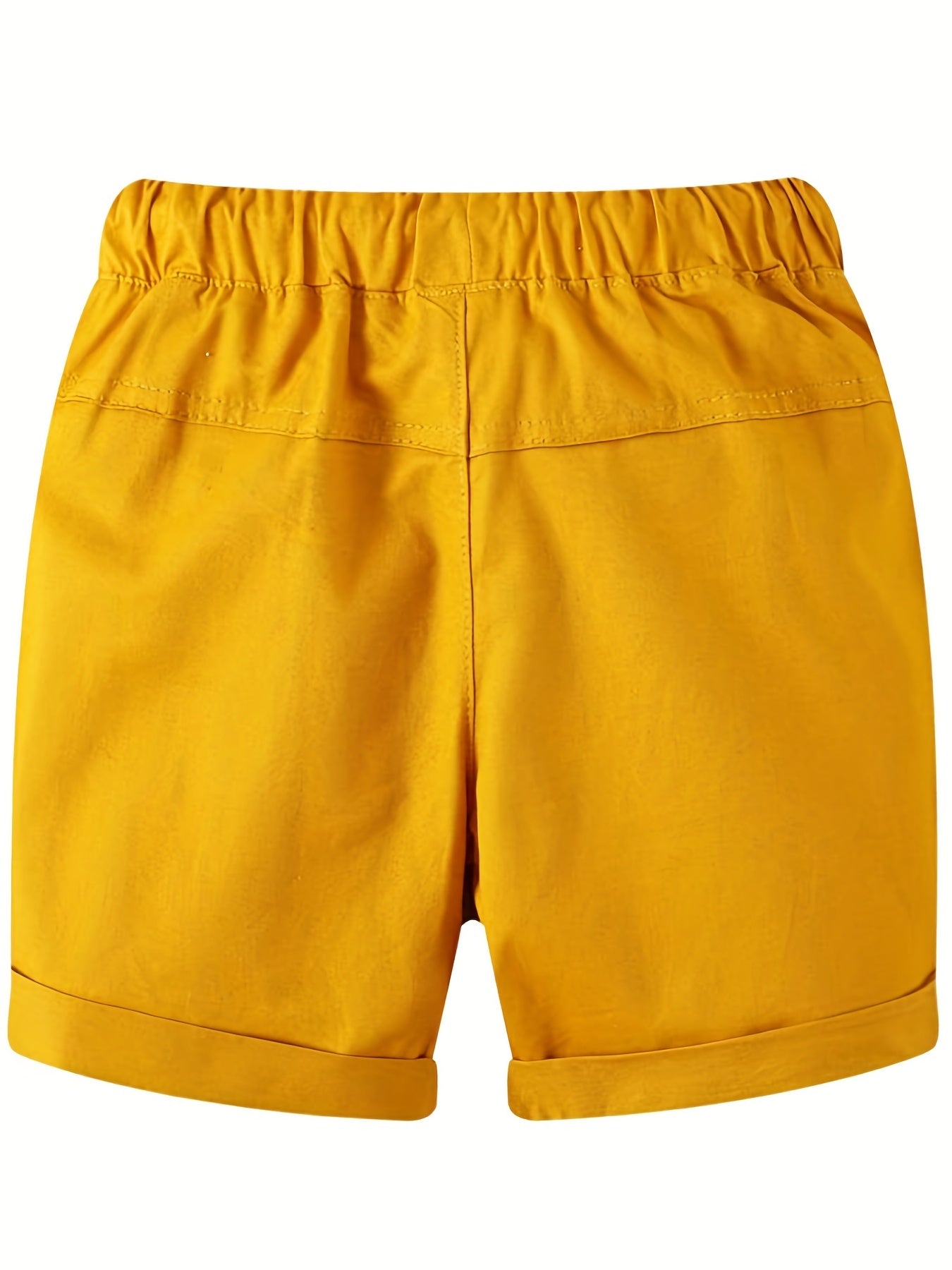 Conjunto de verão para criança com estampado de folhas da Califórnia, composto por t-shirt de gola redonda e calções.