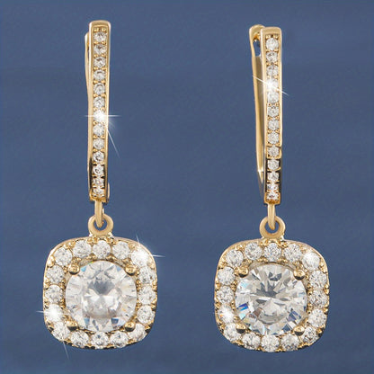 Brincos pendentes de luxo com decoração quadrada de zircónias brilhantes, banhados a ouro 14K e em cobre. Uma joia requintada para presente feminino.